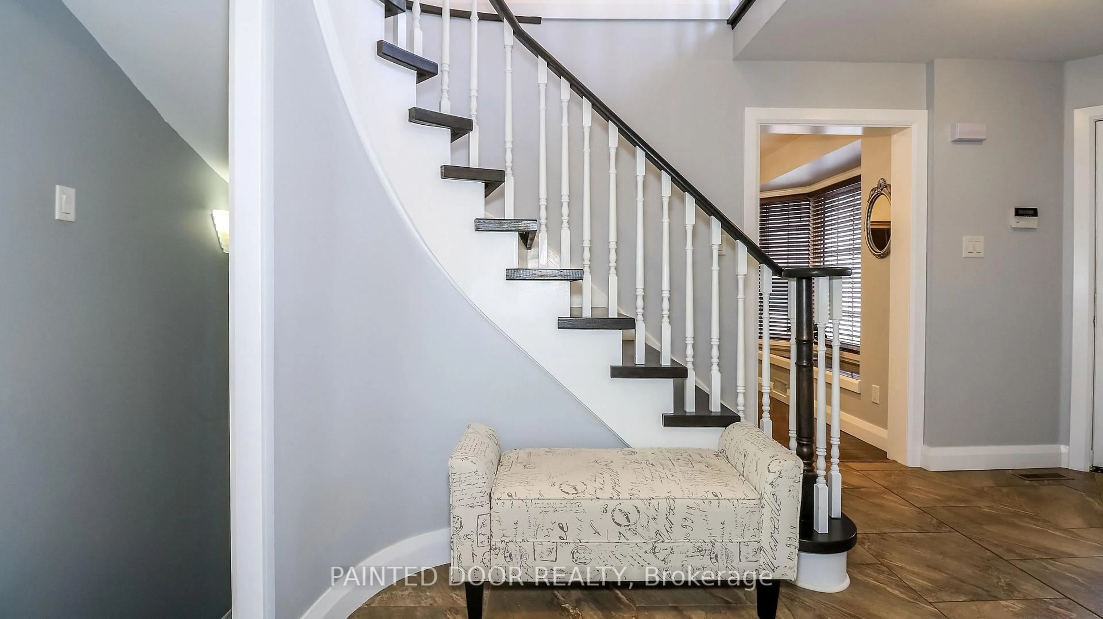 Stairs for 96 Ward Dr, Barrie Ontario L4N 8A5