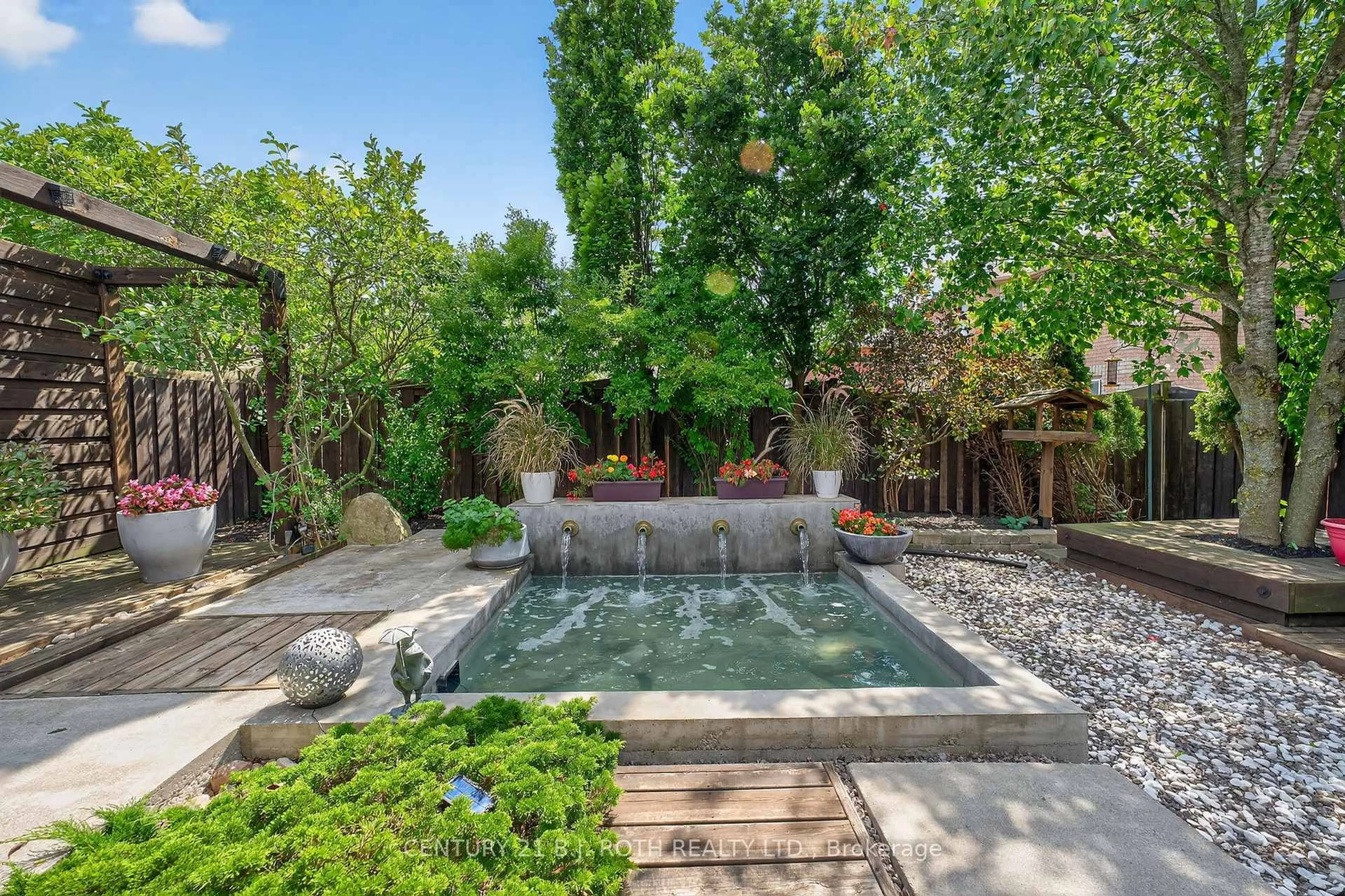 Patio, street for 5 Claire Dr, Barrie Ontario L4N 5X9