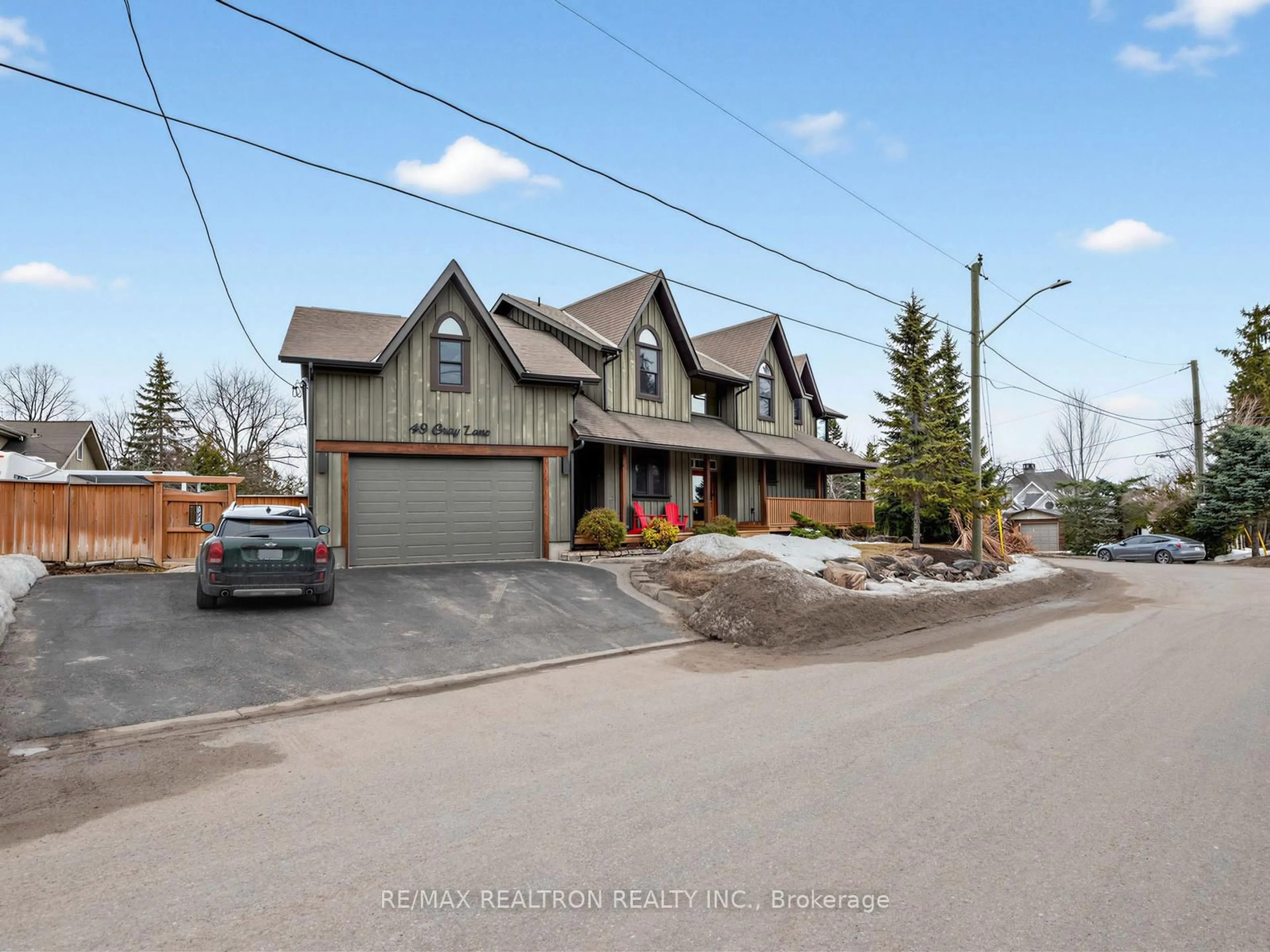 A pic from outside/outdoor area/front of a property/back of a property/a pic from drone, street for 49 Gray Lane, Barrie Ontario L4N 7T1