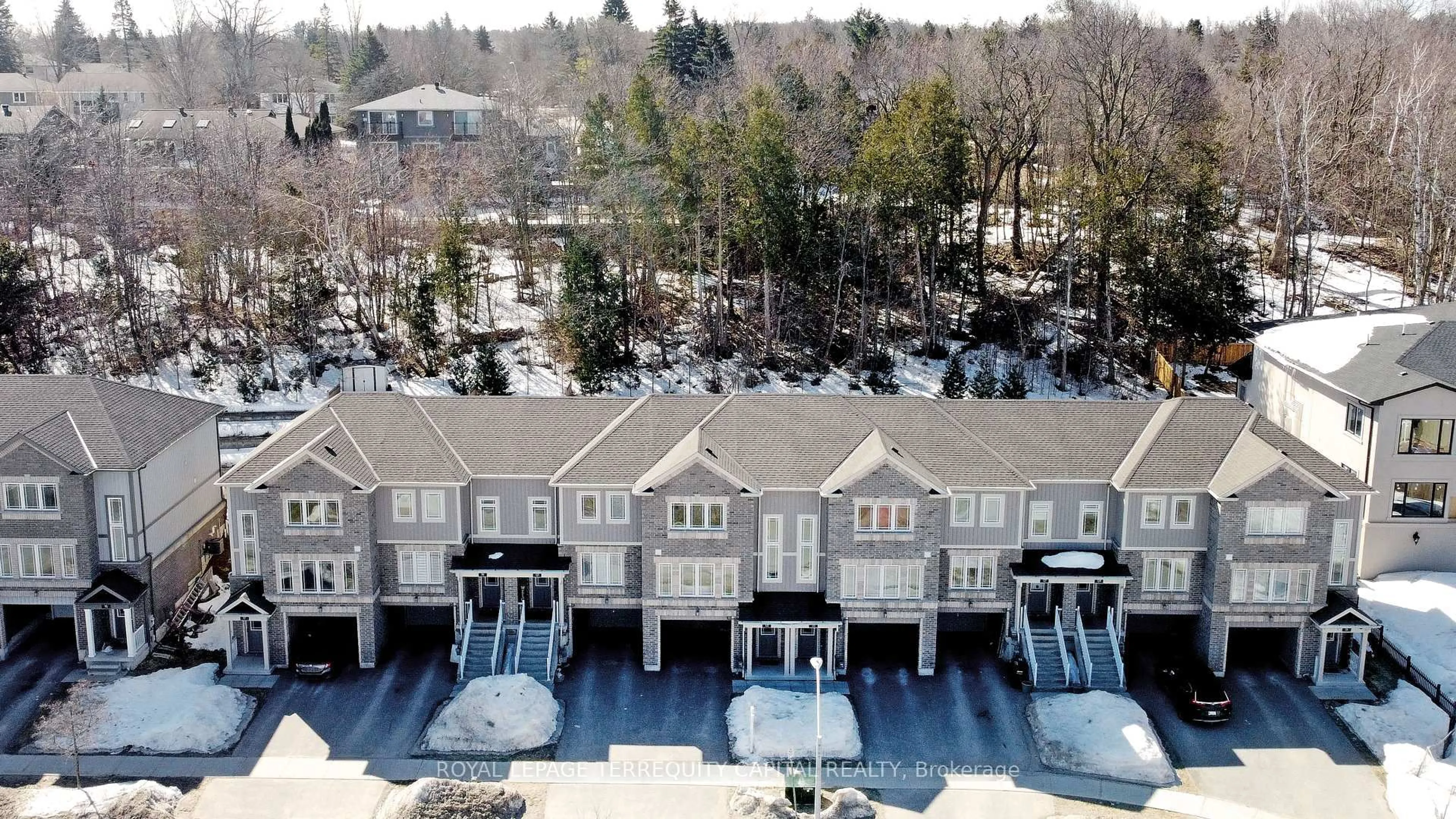 A pic from outside/outdoor area/front of a property/back of a property/a pic from drone, unknown for 123 Frank's Way, Barrie Ontario L4N 3J1