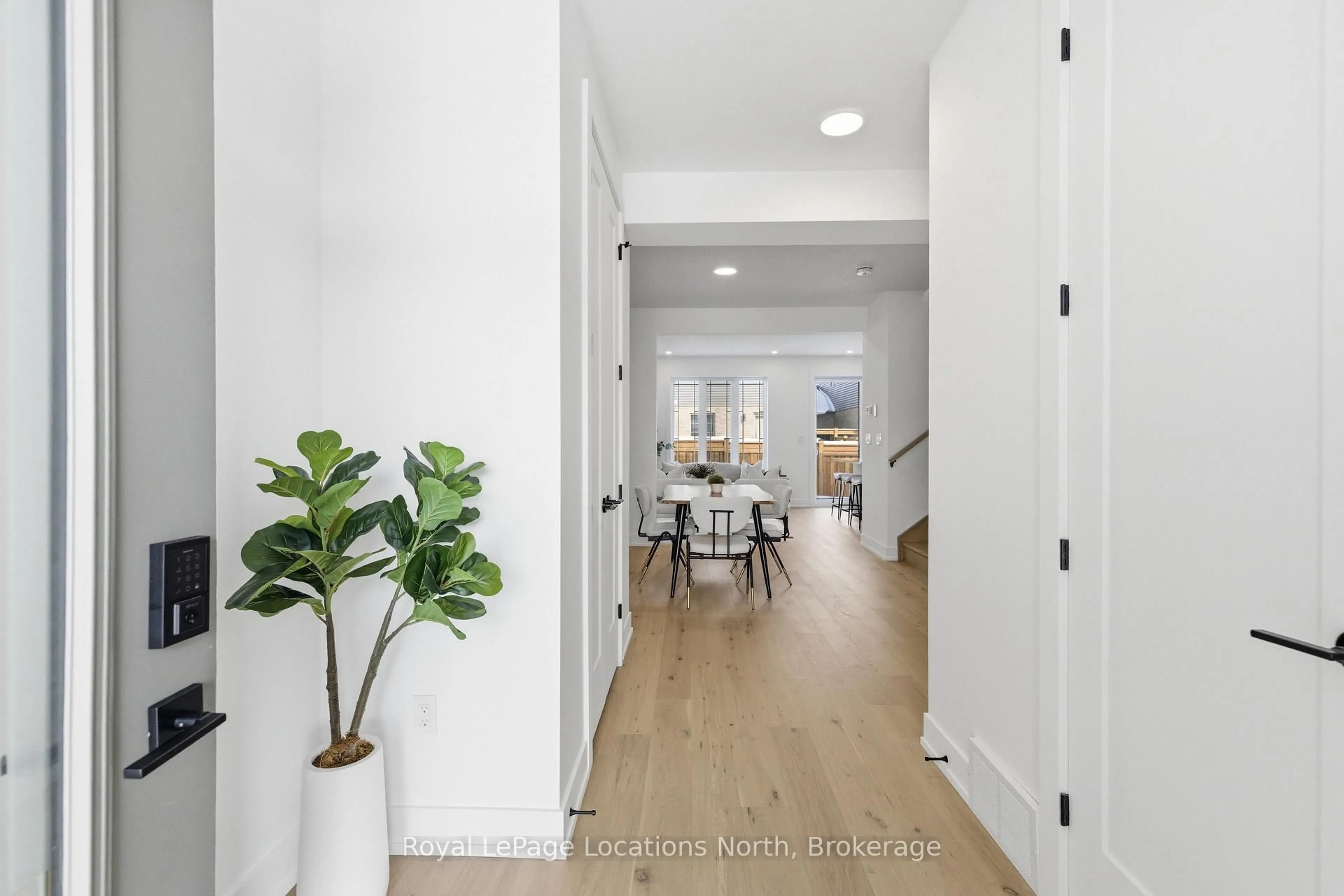 Indoor entryway for 5 Swain Cres, Collingwood Ontario L9Y 2L3