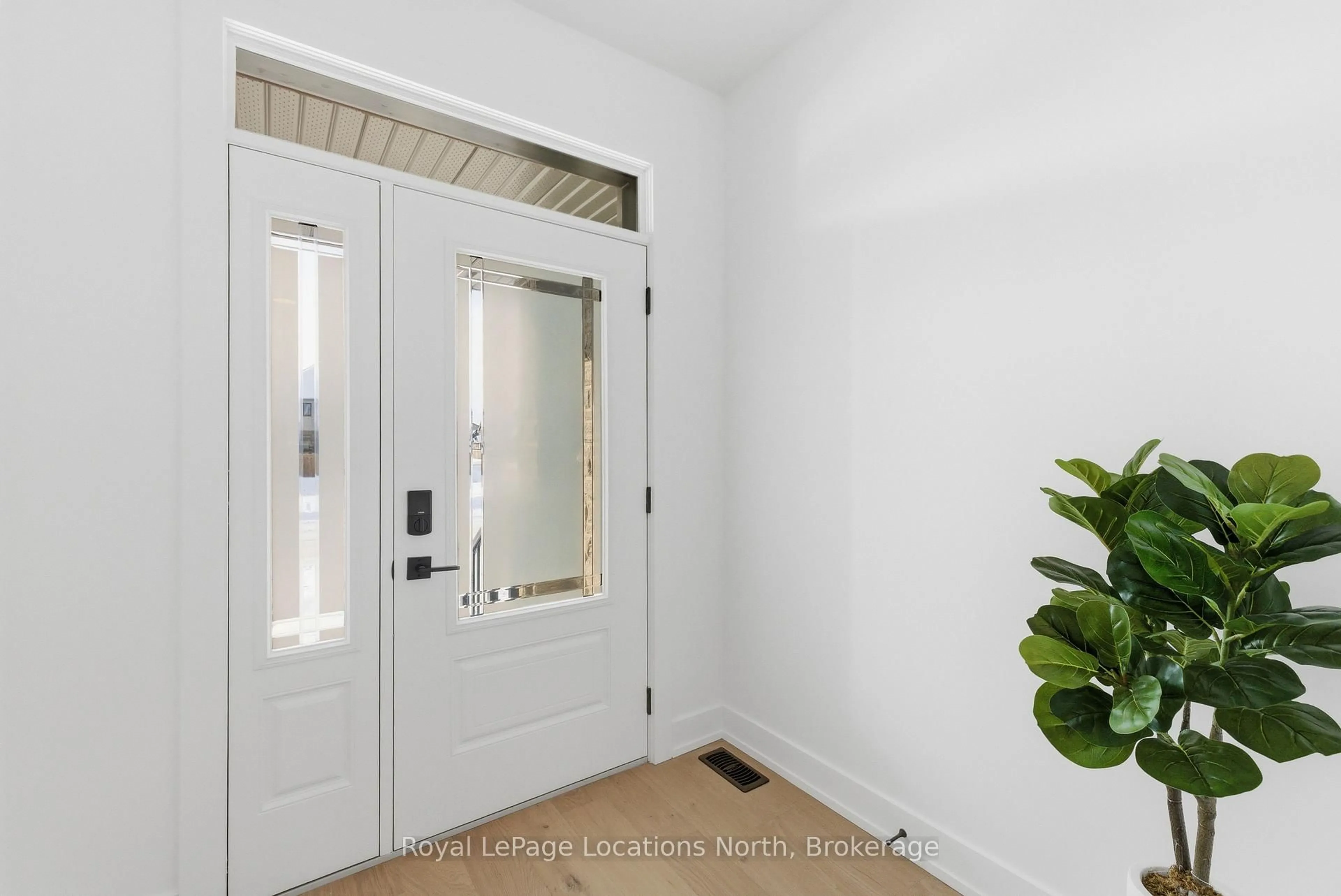 Indoor entryway for 5 Swain Cres, Collingwood Ontario L9Y 2L3