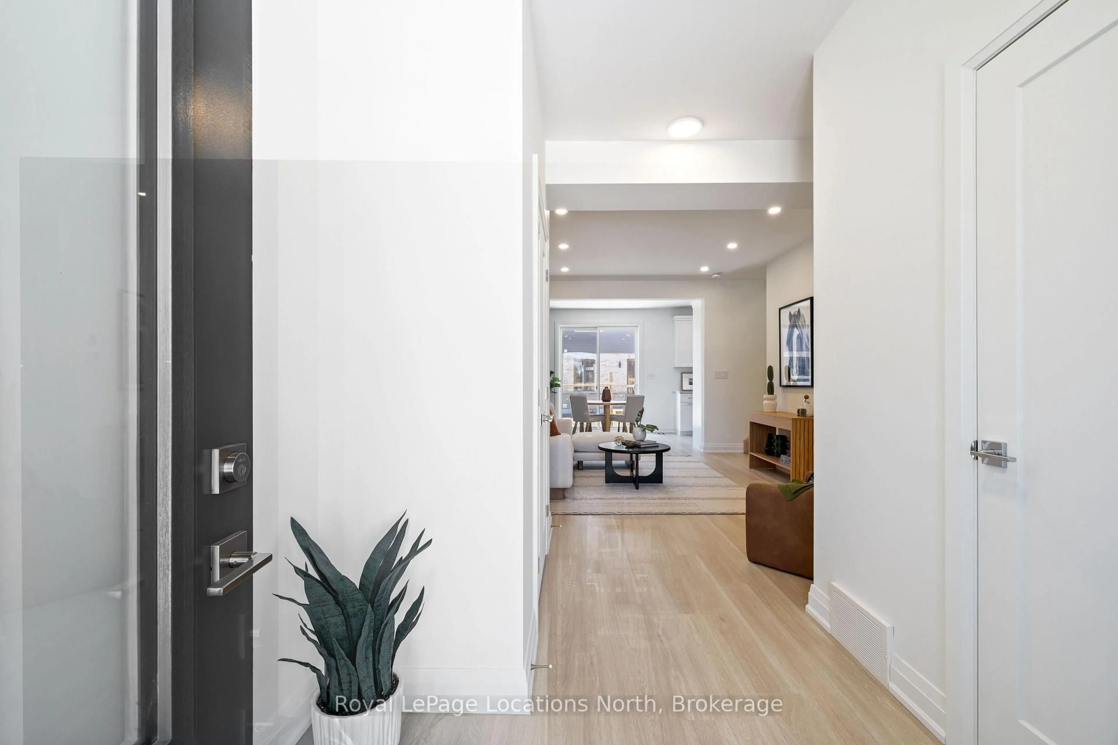 Indoor entryway for 49 Swain Cres, Collingwood Ontario L9Y 2L3