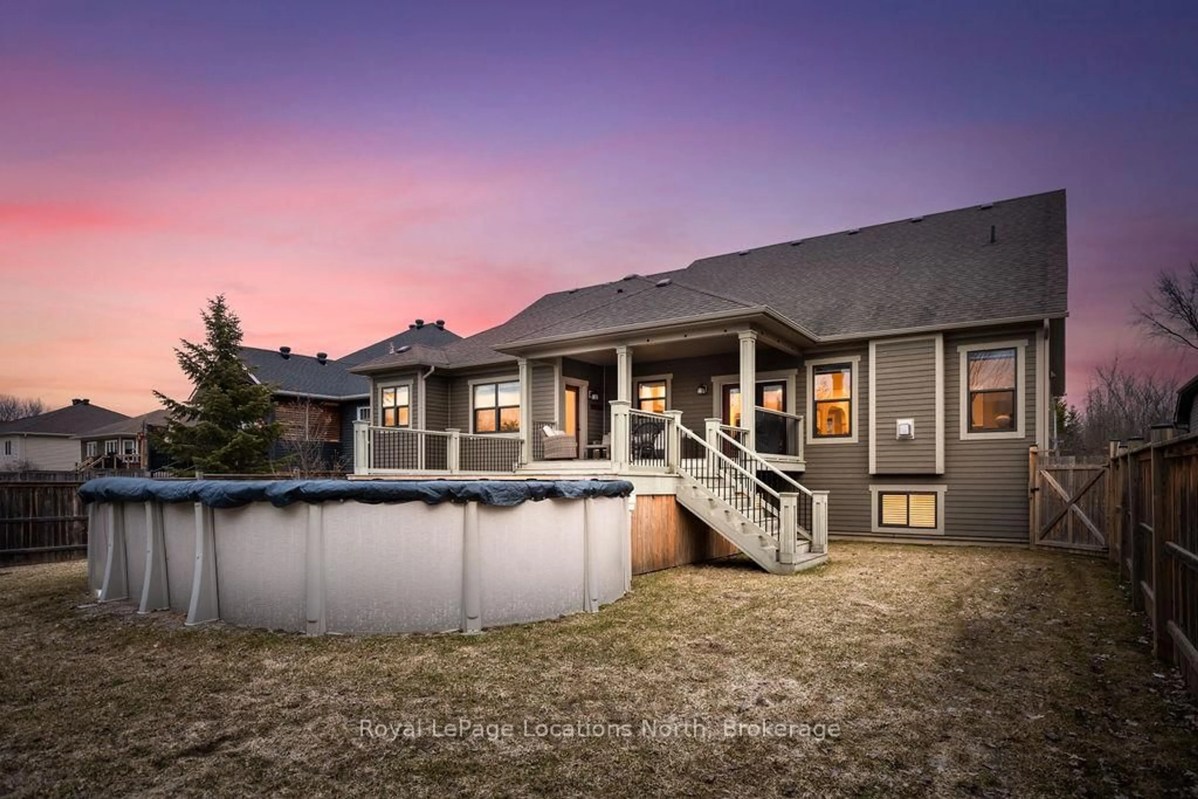 Patio, mountain view for 93 Stanley St, Collingwood Ontario L9Y 0G3