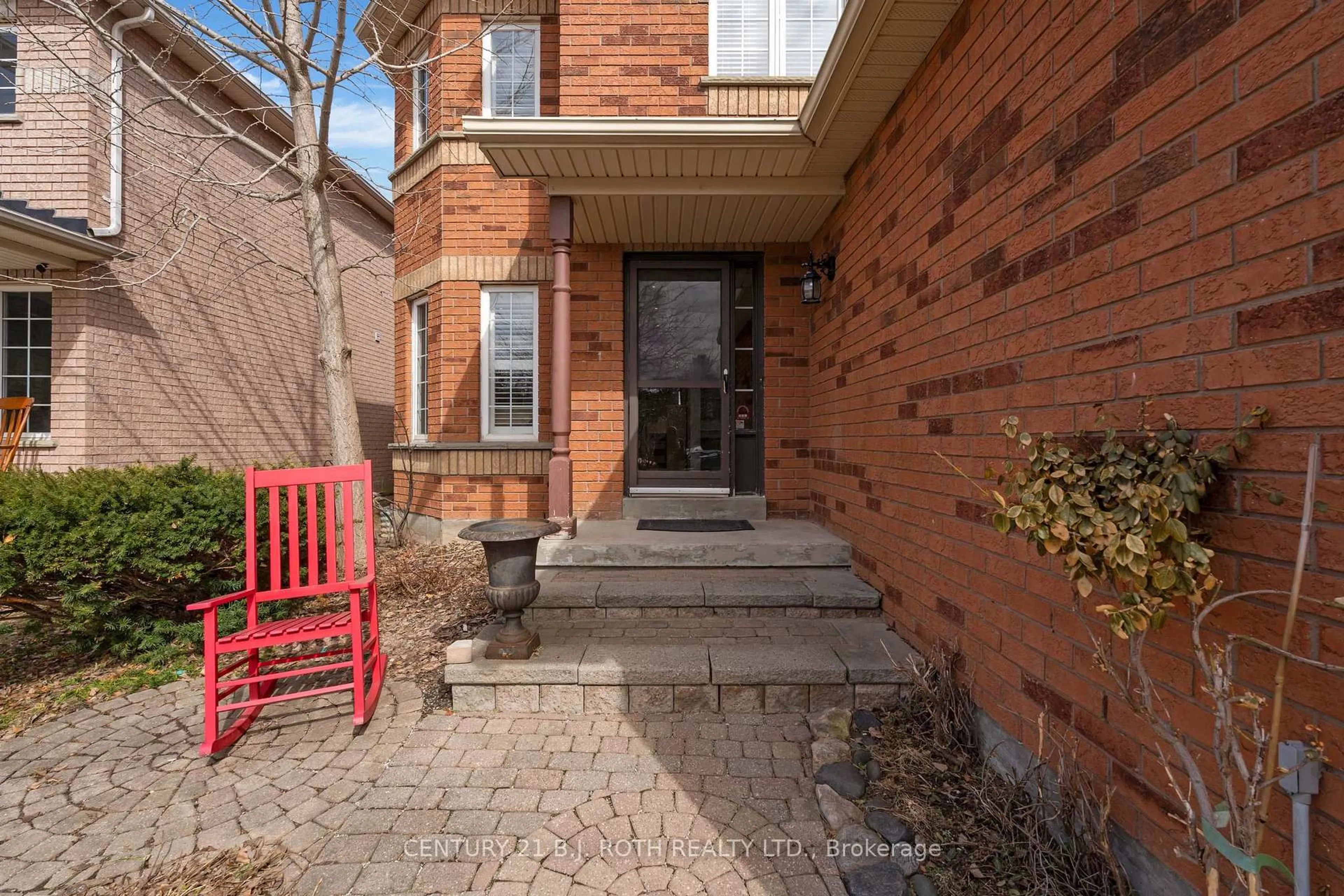 Home with brick exterior material, street for 136 Loon Ave, Barrie Ontario L4N 8X2