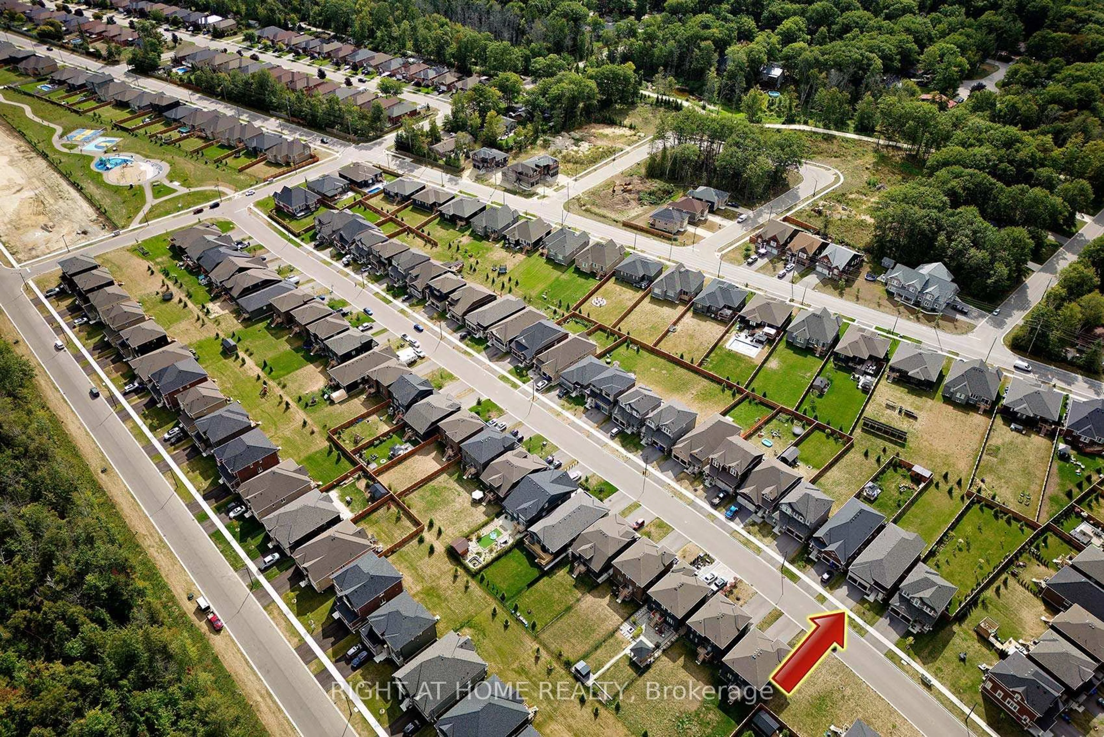 A pic from outside/outdoor area/front of a property/back of a property/a pic from drone, street for 49 Simona Ave, Wasaga Beach Ontario L9Z 0L3