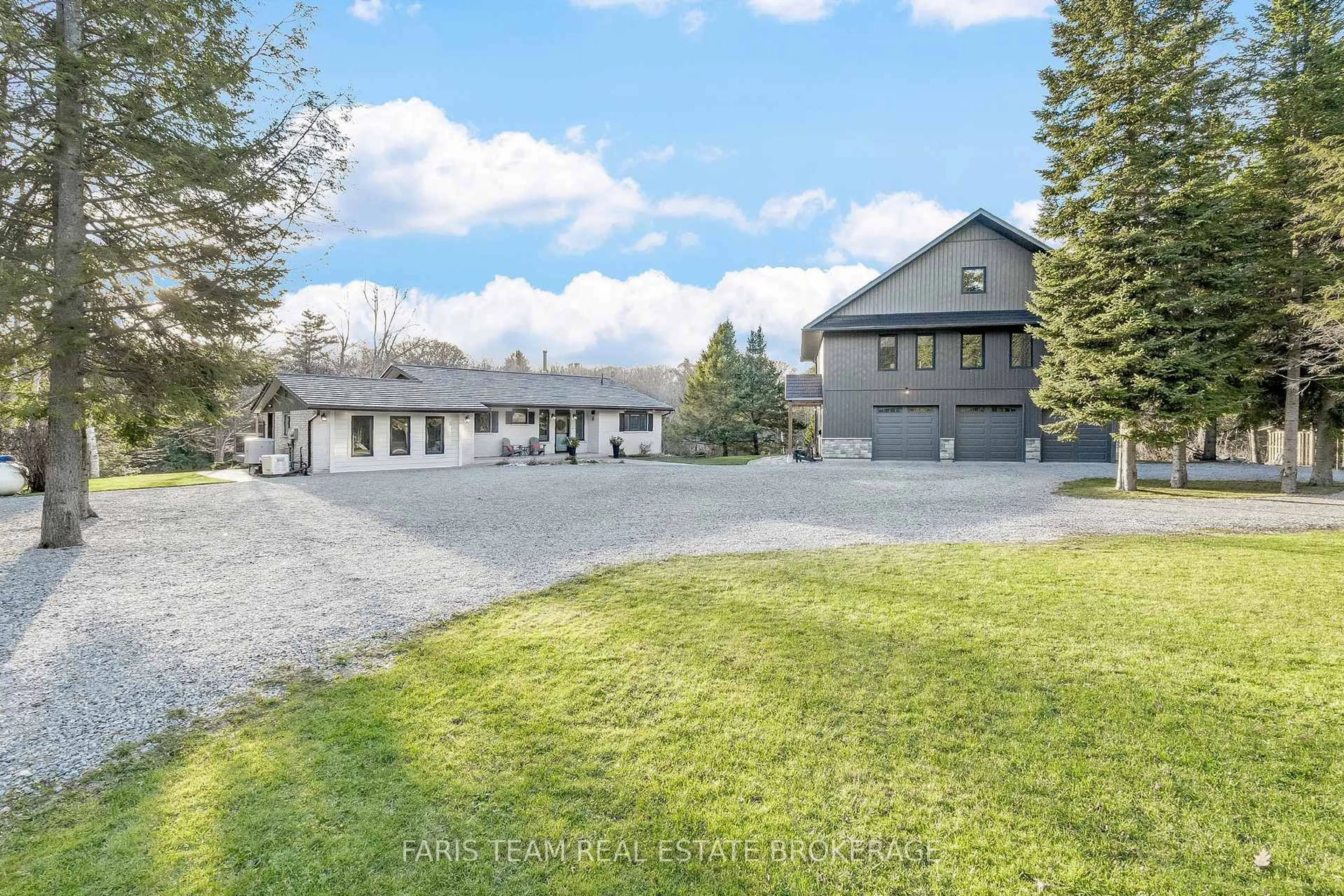 A pic from outside/outdoor area/front of a property/back of a property/a pic from drone, unknown for 1520 Rosemount Rd, Tay Ontario L0K 2C0