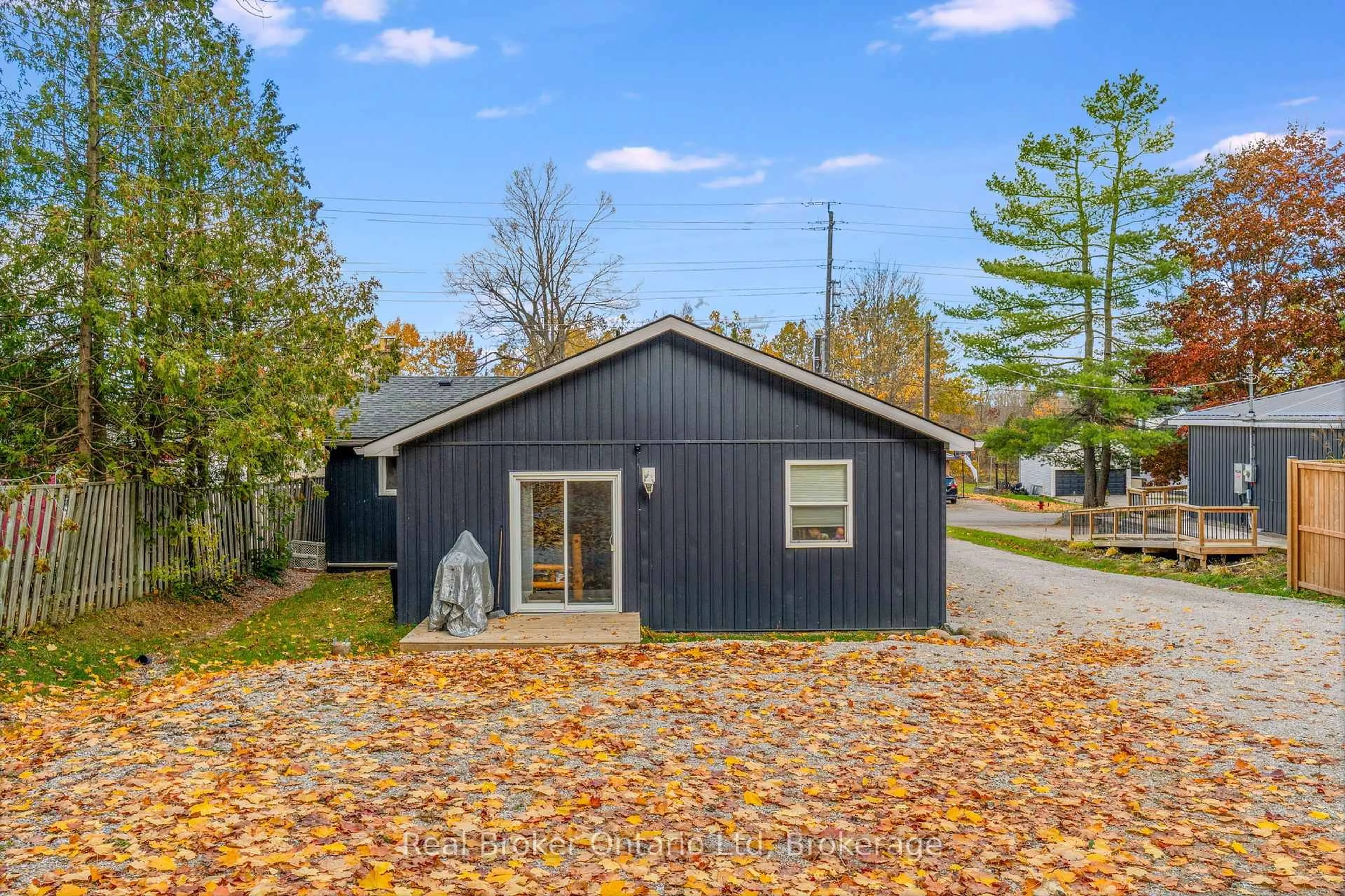 Shed for 447 Sundial Dr, Orillia Ontario L3V 4A7