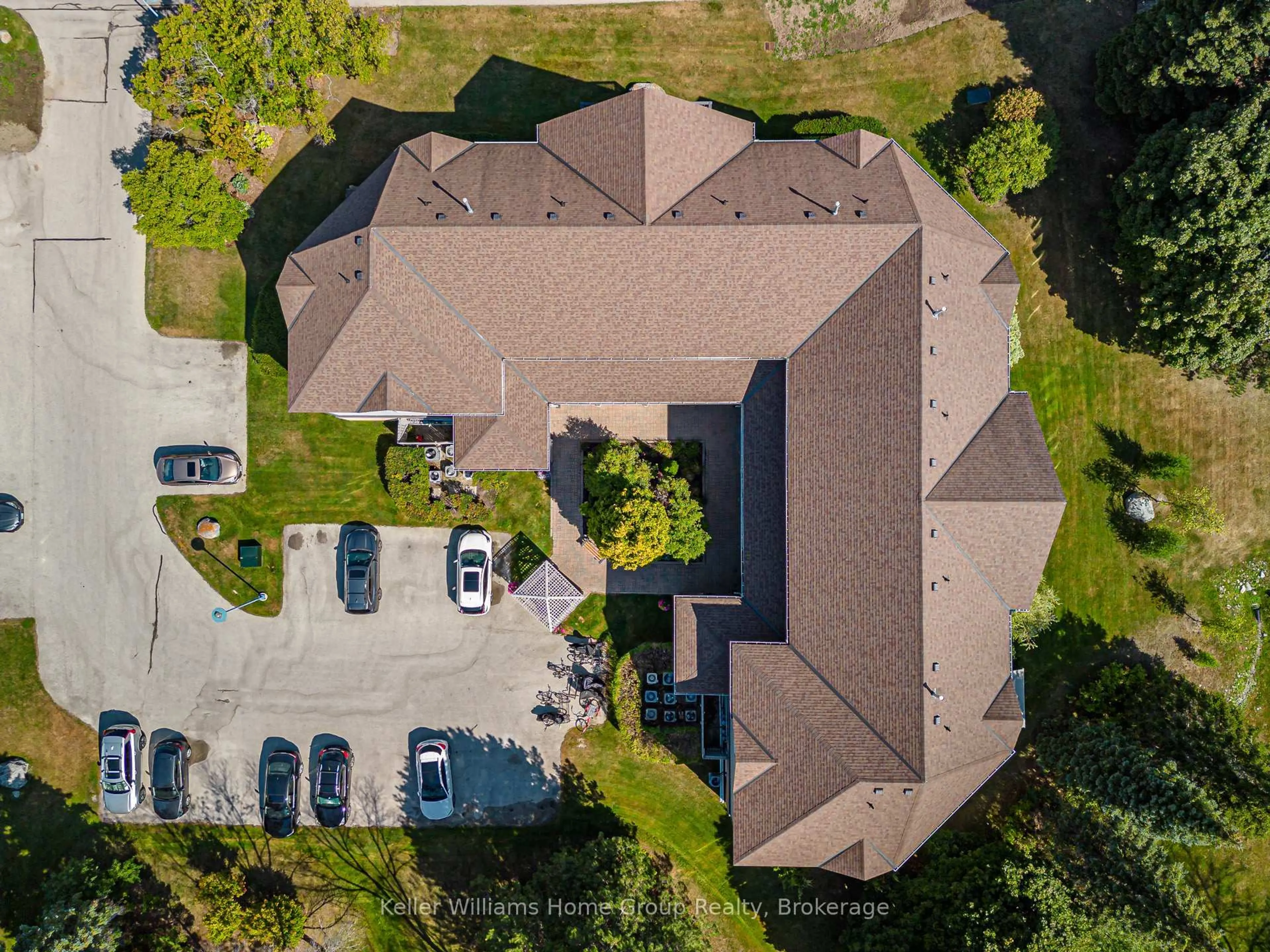 A pic from outside/outdoor area/front of a property/back of a property/a pic from drone, unknown for 711 Johnston Park Ave #12, Collingwood Ontario L9Y 5C7