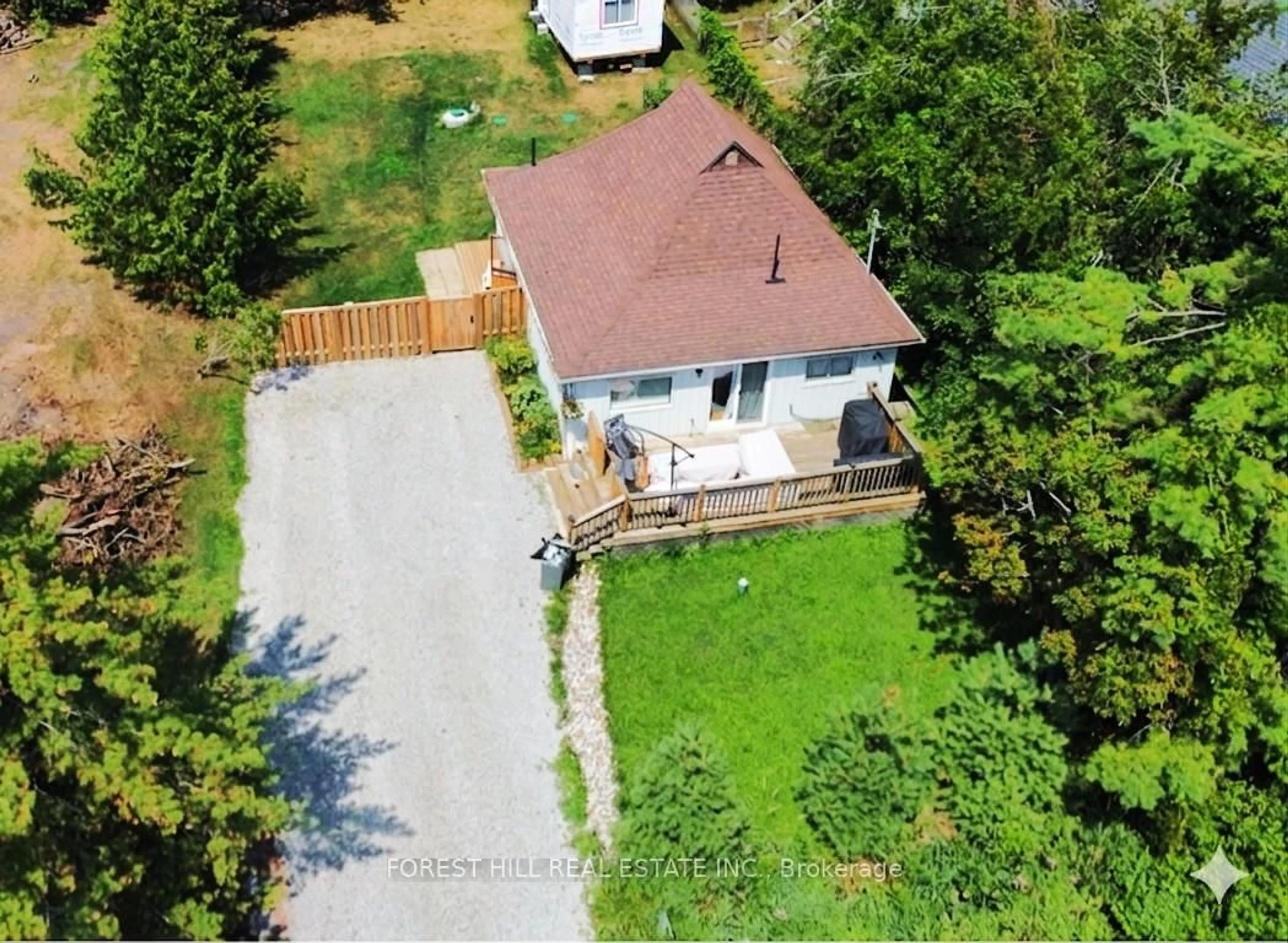 A pic from outside/outdoor area/front of a property/back of a property/a pic from drone, unknown for 2224 Lakeshore Rd, Oro-Medonte Ontario L0L 1T0
