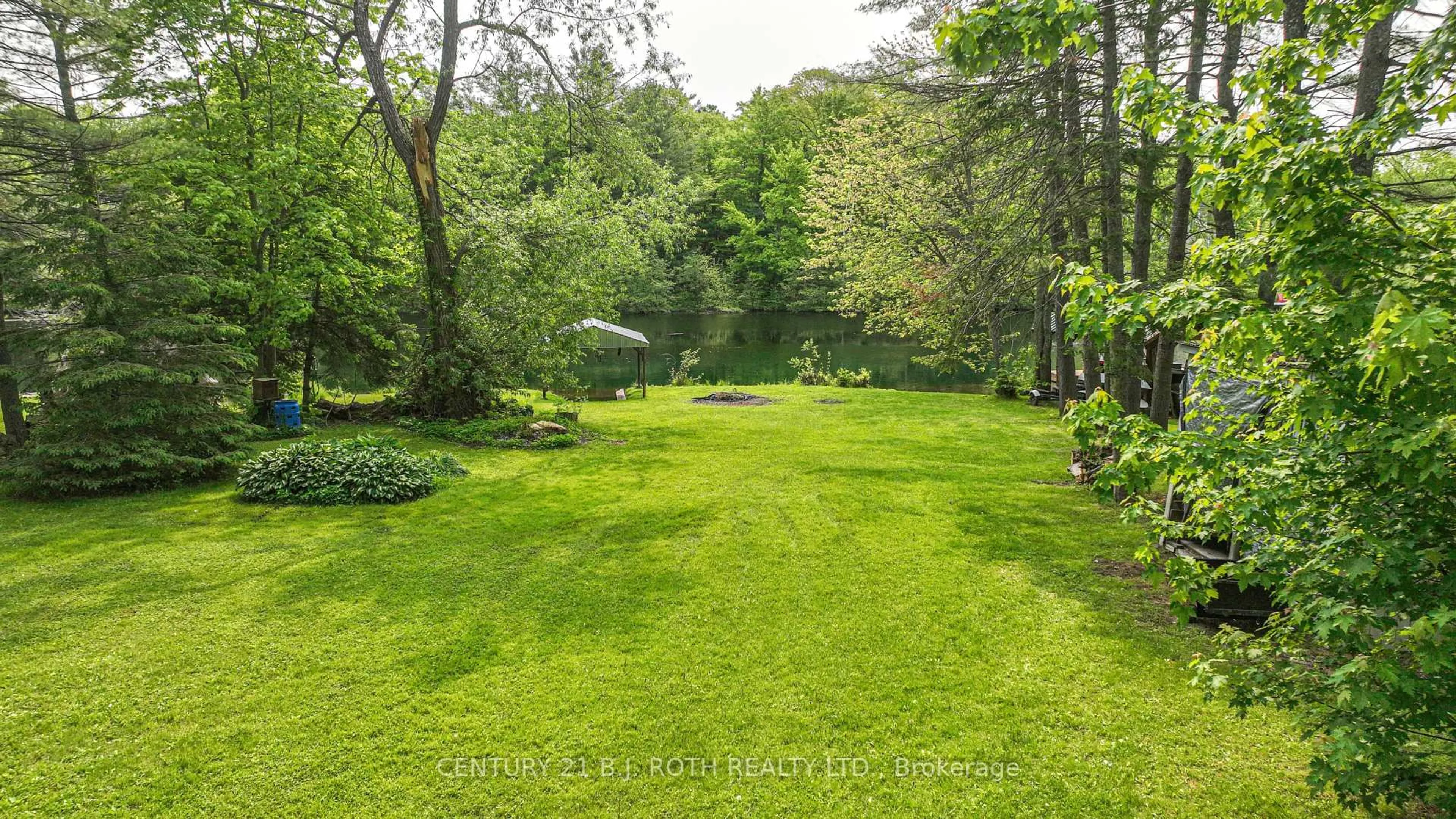 A pic from outside/outdoor area/front of a property/back of a property/a pic from drone, forest/trees view for 3456 Jean St, Severn Ontario L0K 2B0