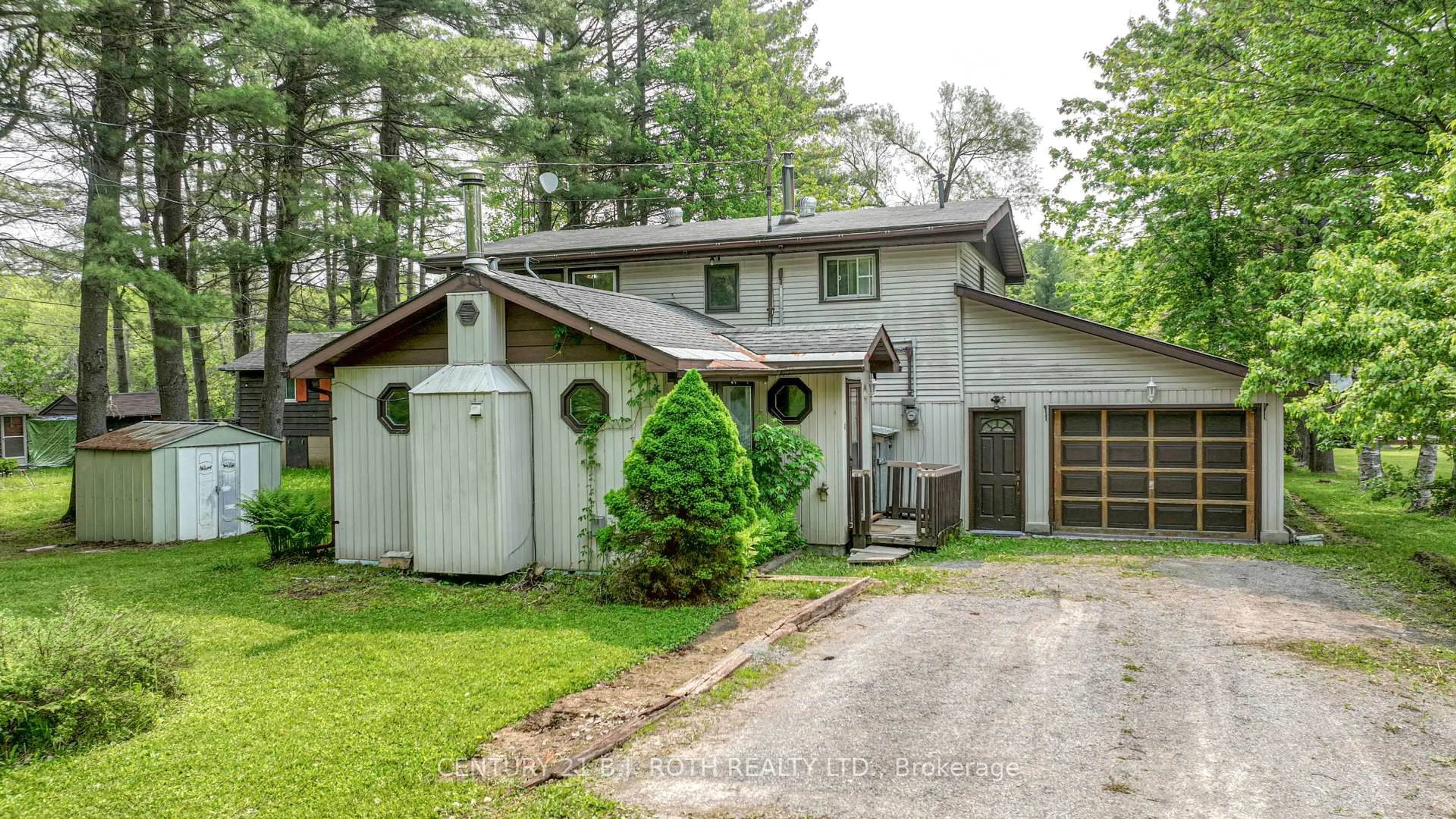 Home with vinyl exterior material, street for 3456 Jean St, Severn Ontario L0K 2B0