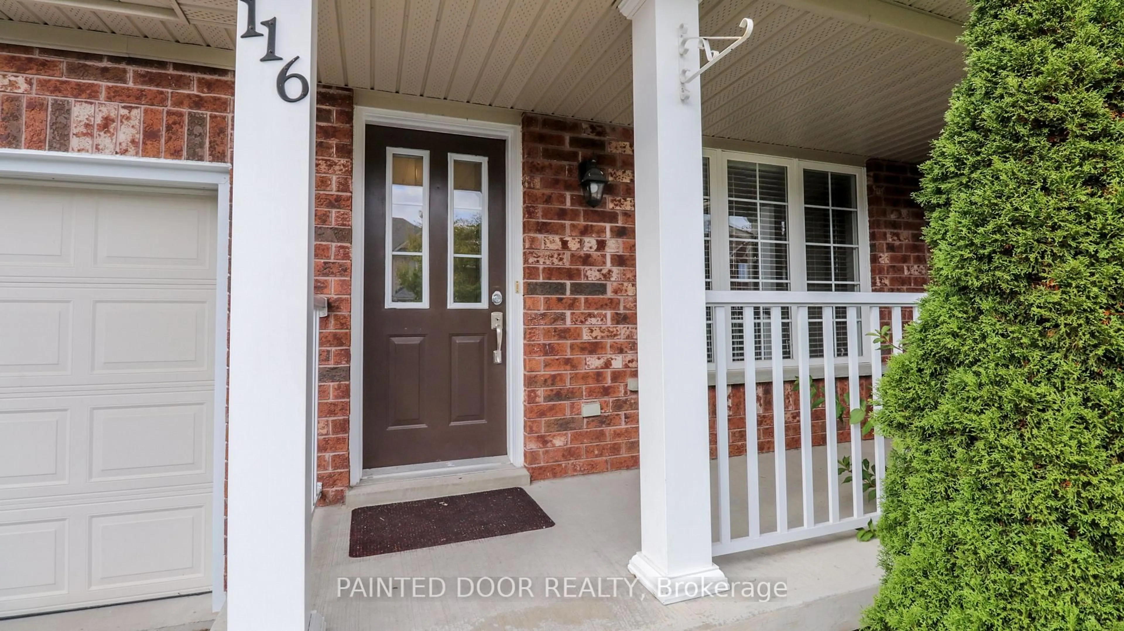 Indoor entryway for 116 Thrushwood Dr, Barrie Ontario L4N 0Z1