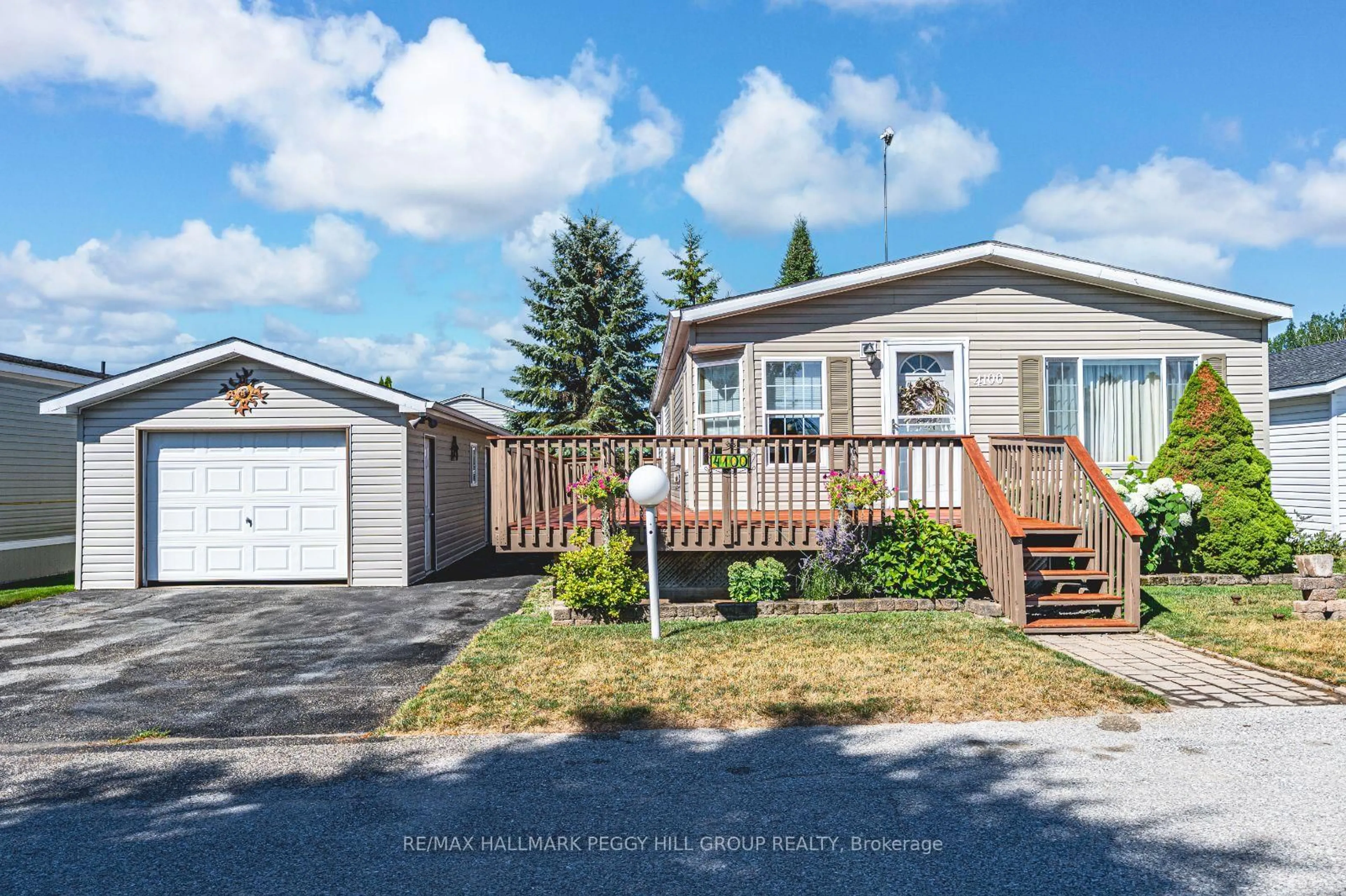 Home with vinyl exterior material, street for 4100 Wesley St, Severn Ontario L3V 0V4