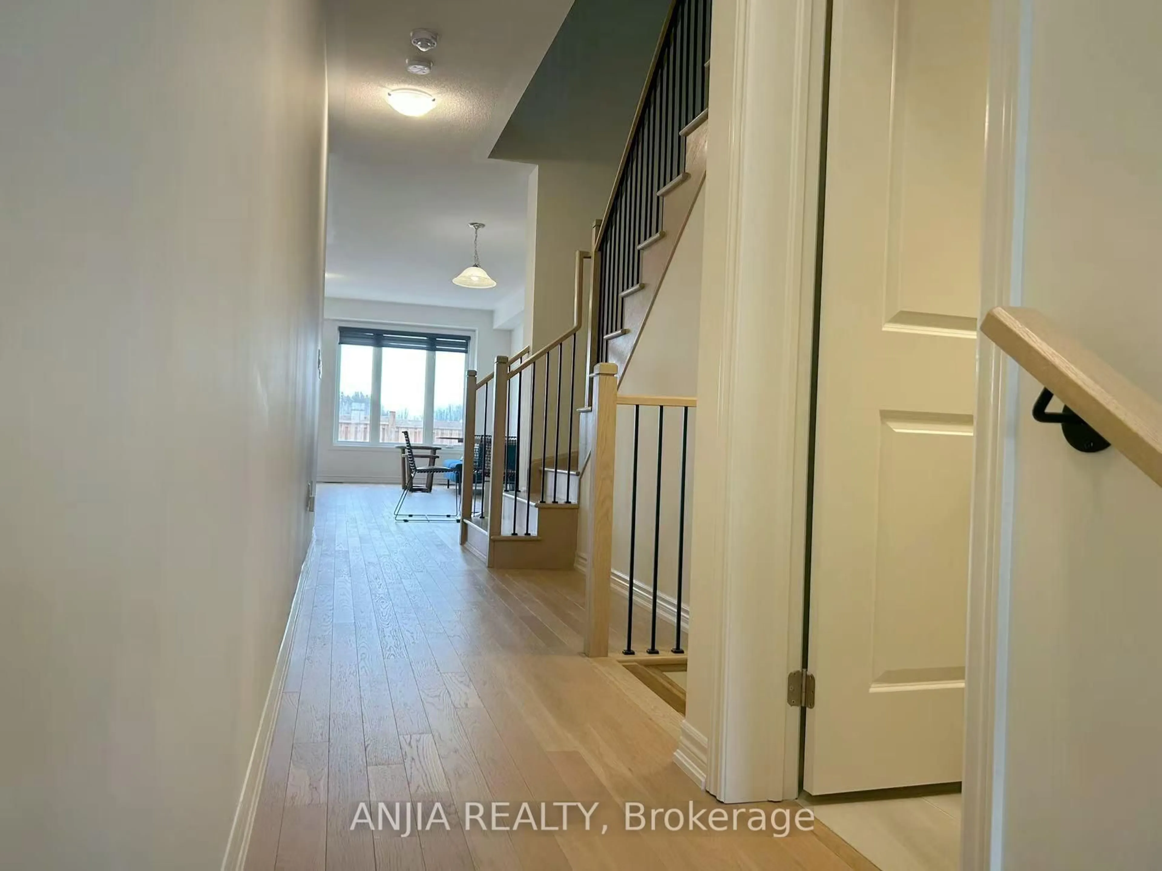 Indoor entryway for 65 Greer St, Barrie Ontario L9J 0R5