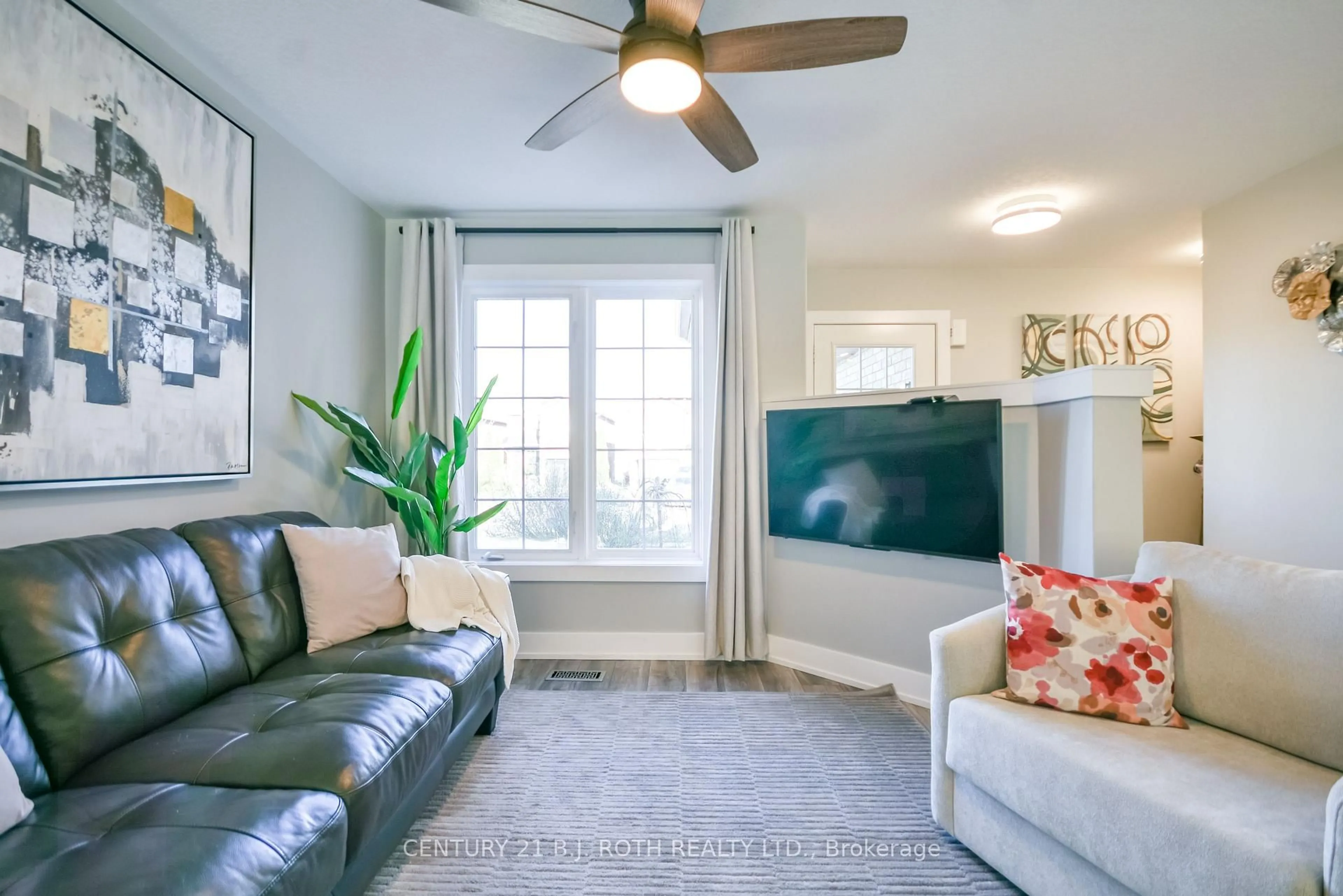 Living room with furniture, unknown for 27 Claire Dr, Barrie Ontario L4N 5Y1