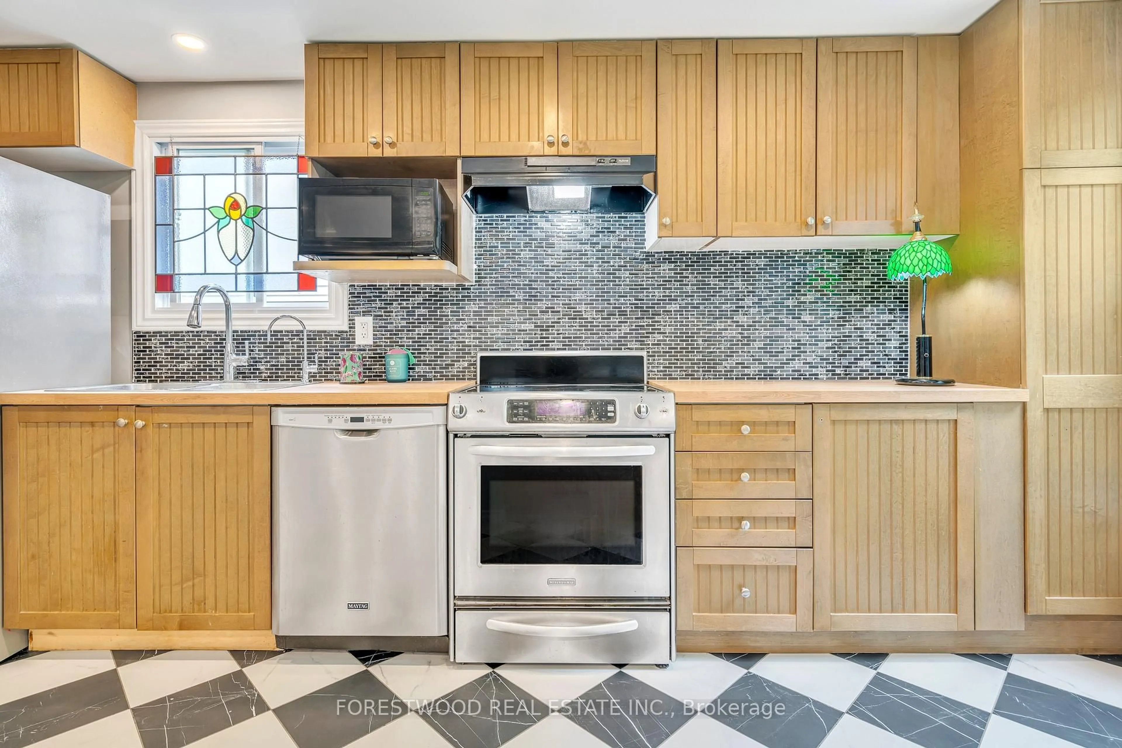 Unknown for 24 Argyle Rd, Barrie Ontario L4N 6P7