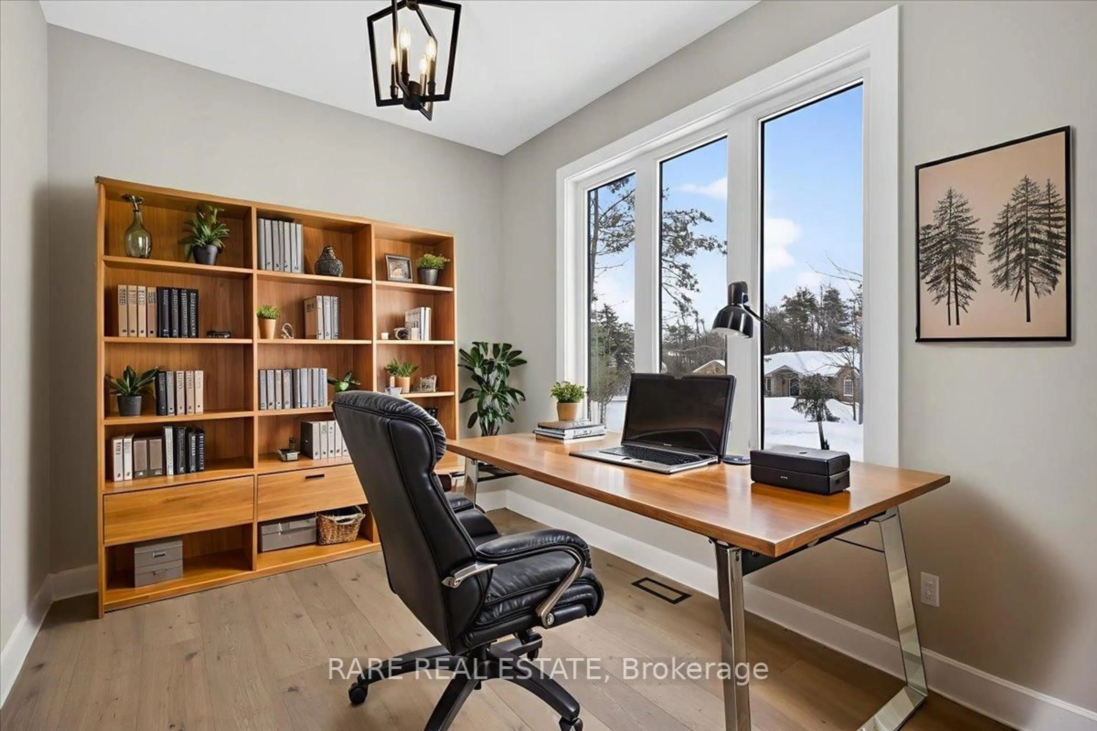 A pic of a room for 32 Alpine Way, Oro-Medonte Ontario L0L 2L0