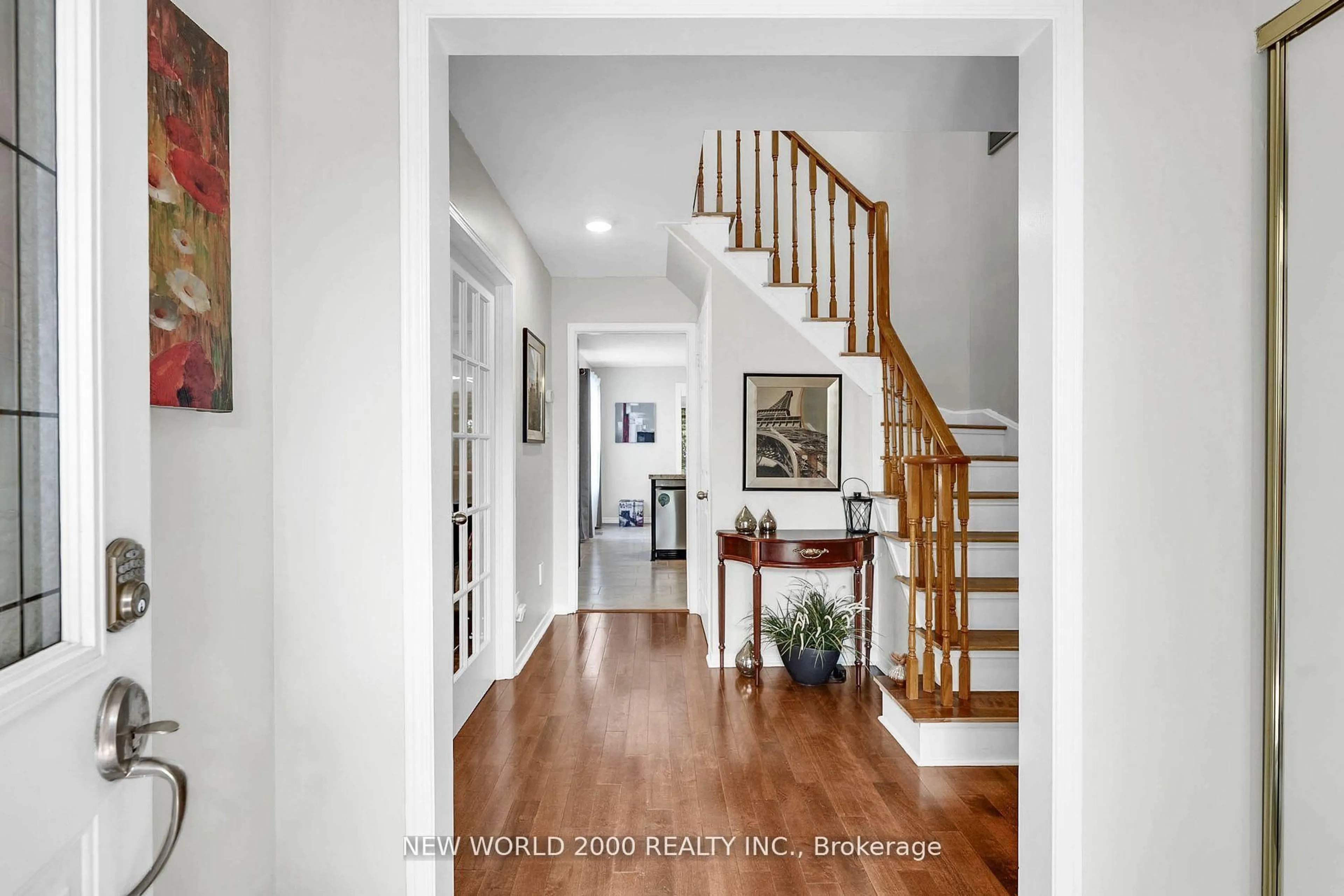 Indoor entryway for 50 Livingstone St, Barrie Ontario L4N 7J2