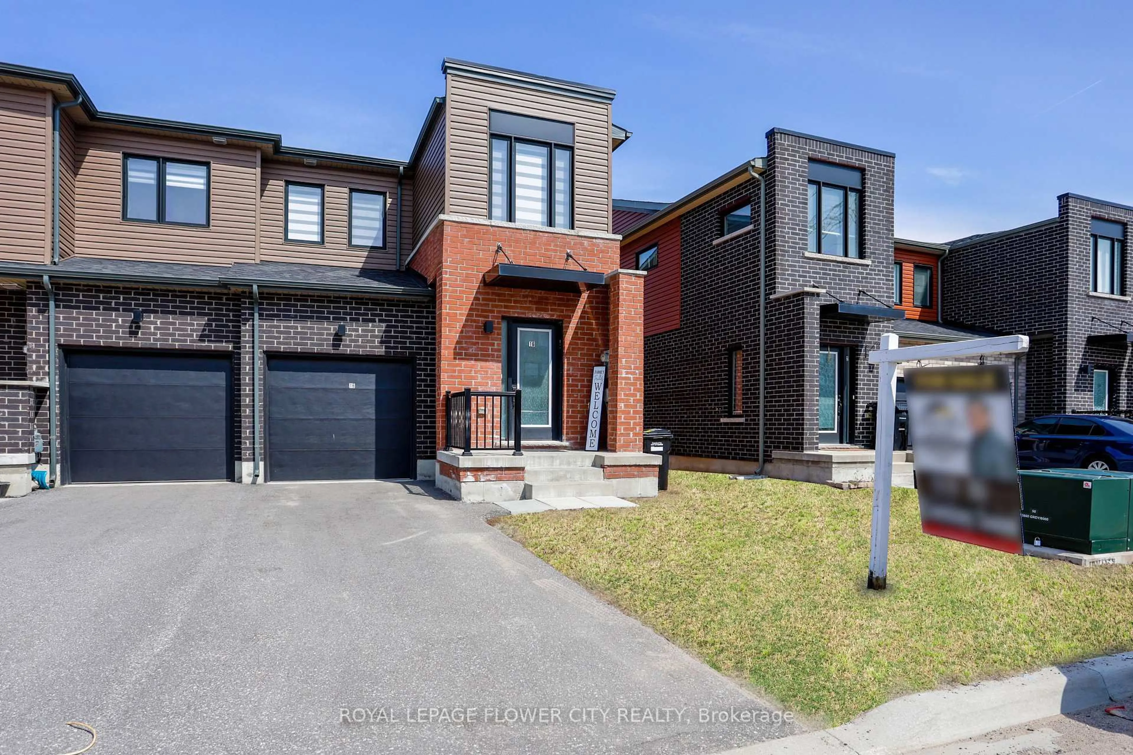 Home with brick exterior material, street for 16 Fairlane Ave, Barrie Ontario L9J 0M9