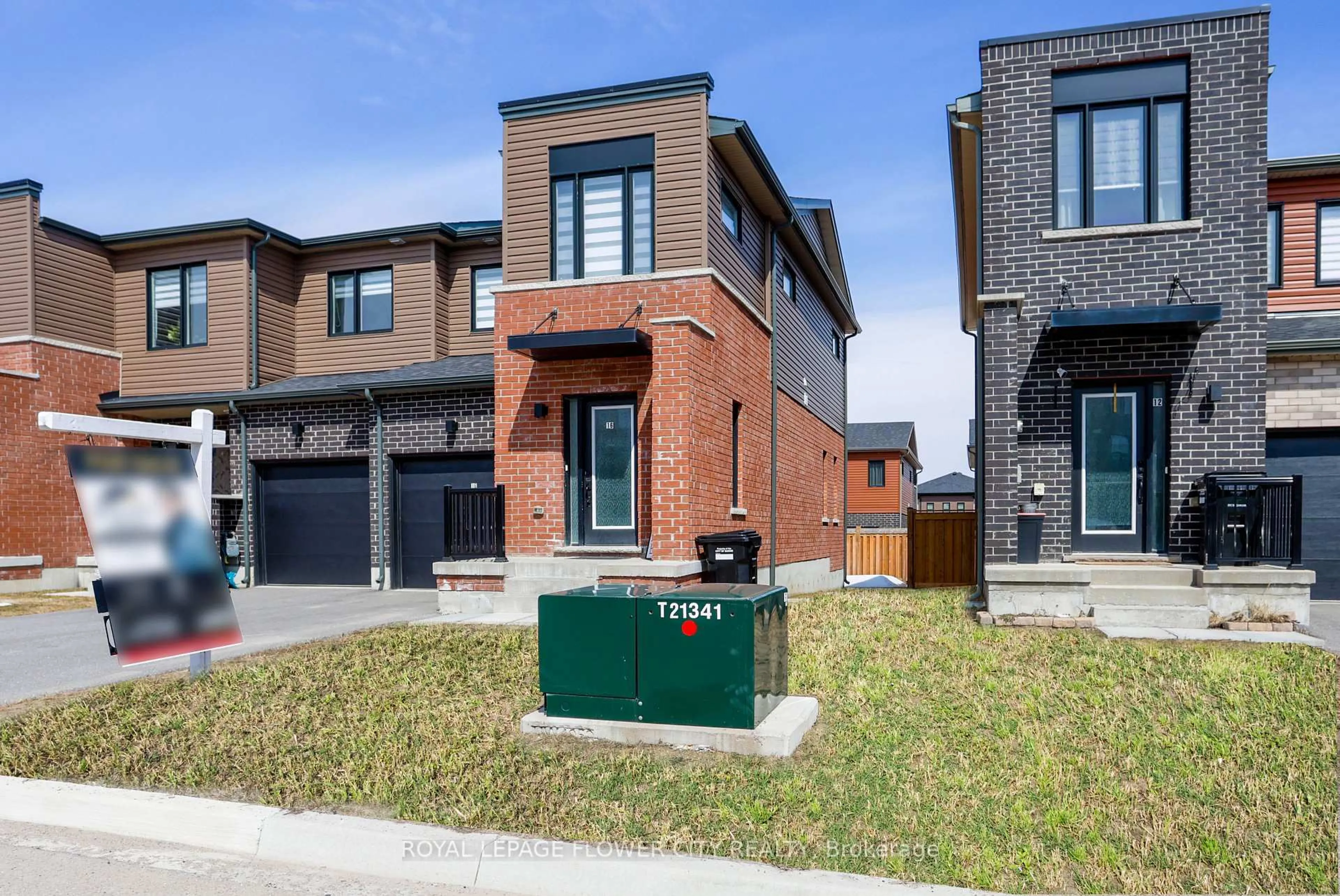 Home with brick exterior material, street for 16 Fairlane Ave, Barrie Ontario L9J 0M9