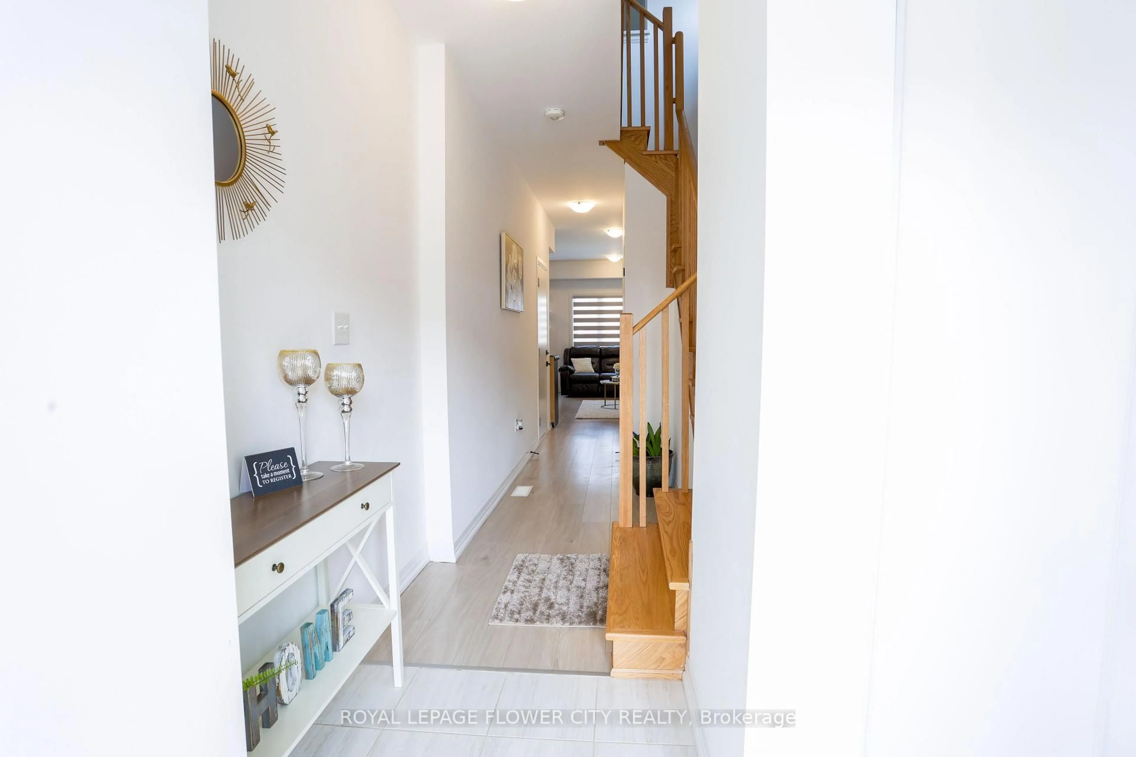 Unknown for 16 Fairlane Ave, Barrie Ontario L9J 0M9