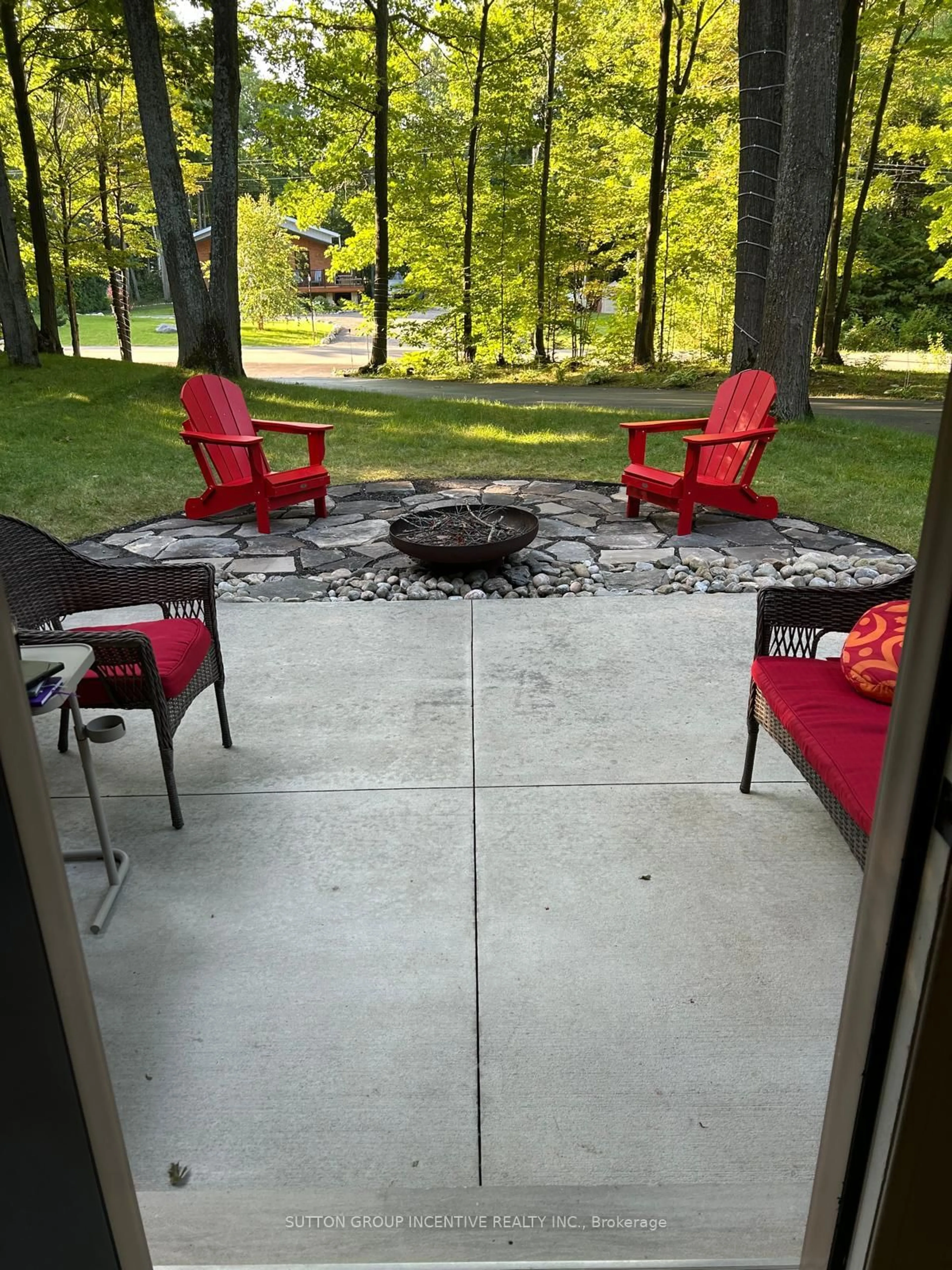 Patio, street for 48 Tall Pines Dr, Tiny Ontario L9M 0H4
