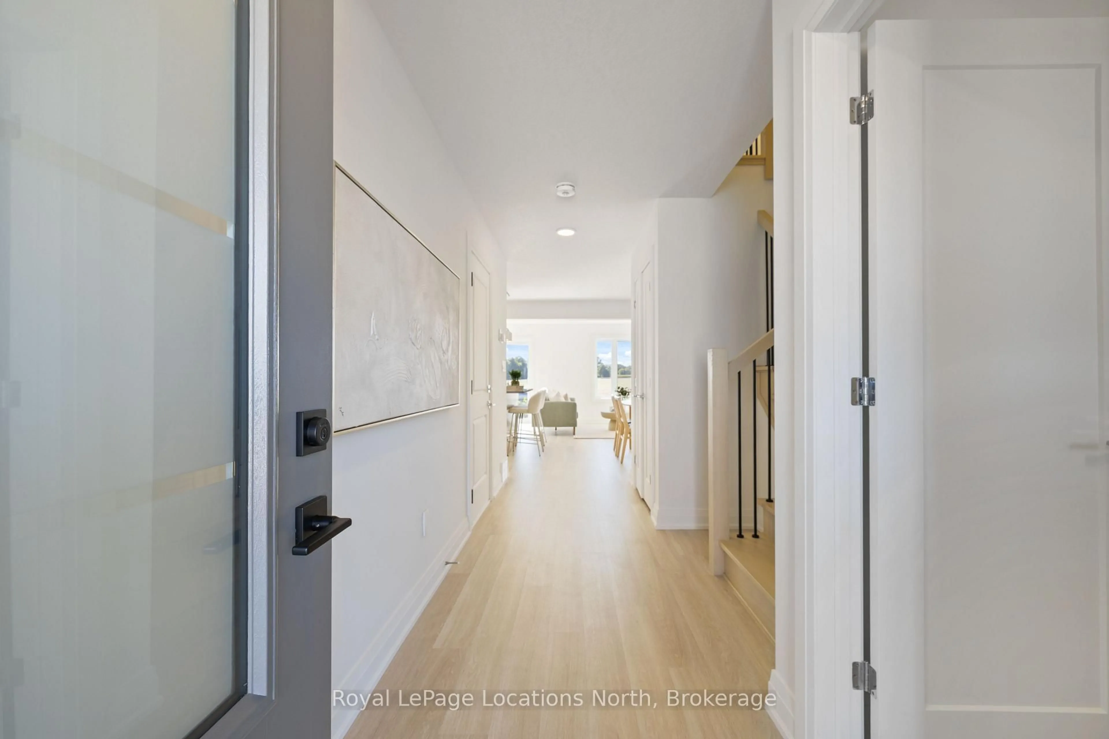 Indoor foyer for 28 Swain Cres, Collingwood Ontario L9Y 2L3