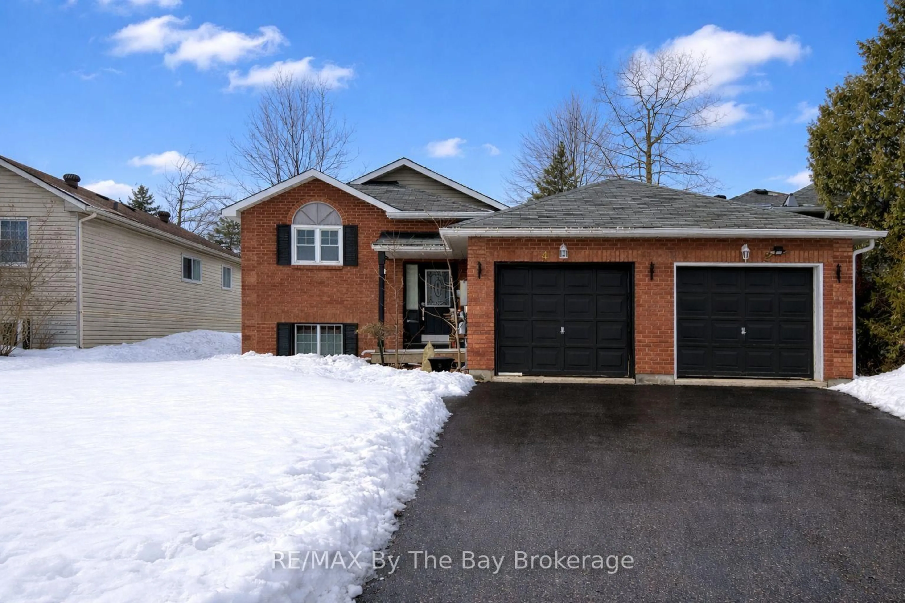 Home with brick exterior material, street for 4 DONALD Cres, Wasaga Beach Ontario L9Z 1E1