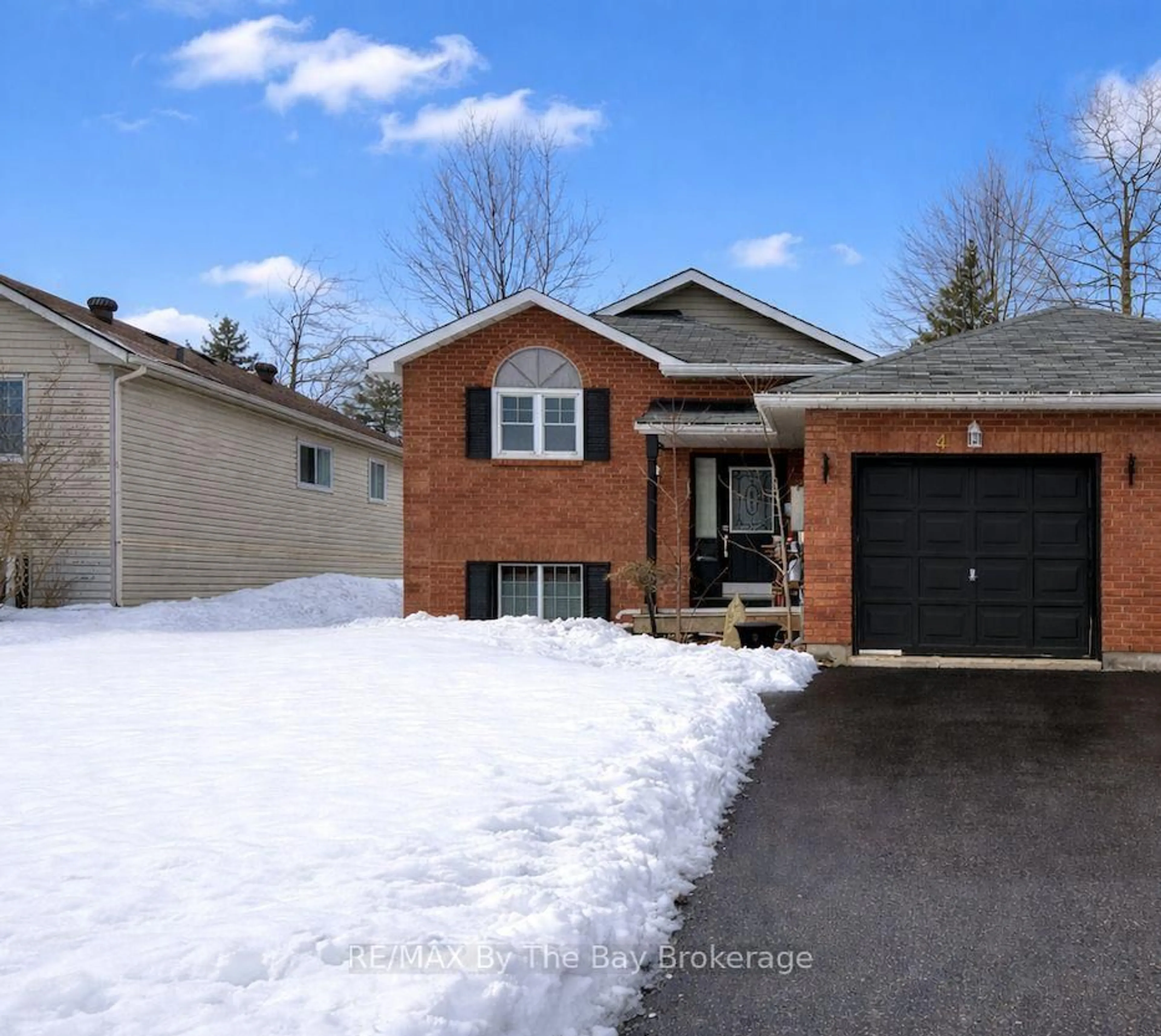 Home with brick exterior material, street for 4 DONALD Cres, Wasaga Beach Ontario L9Z 1E1