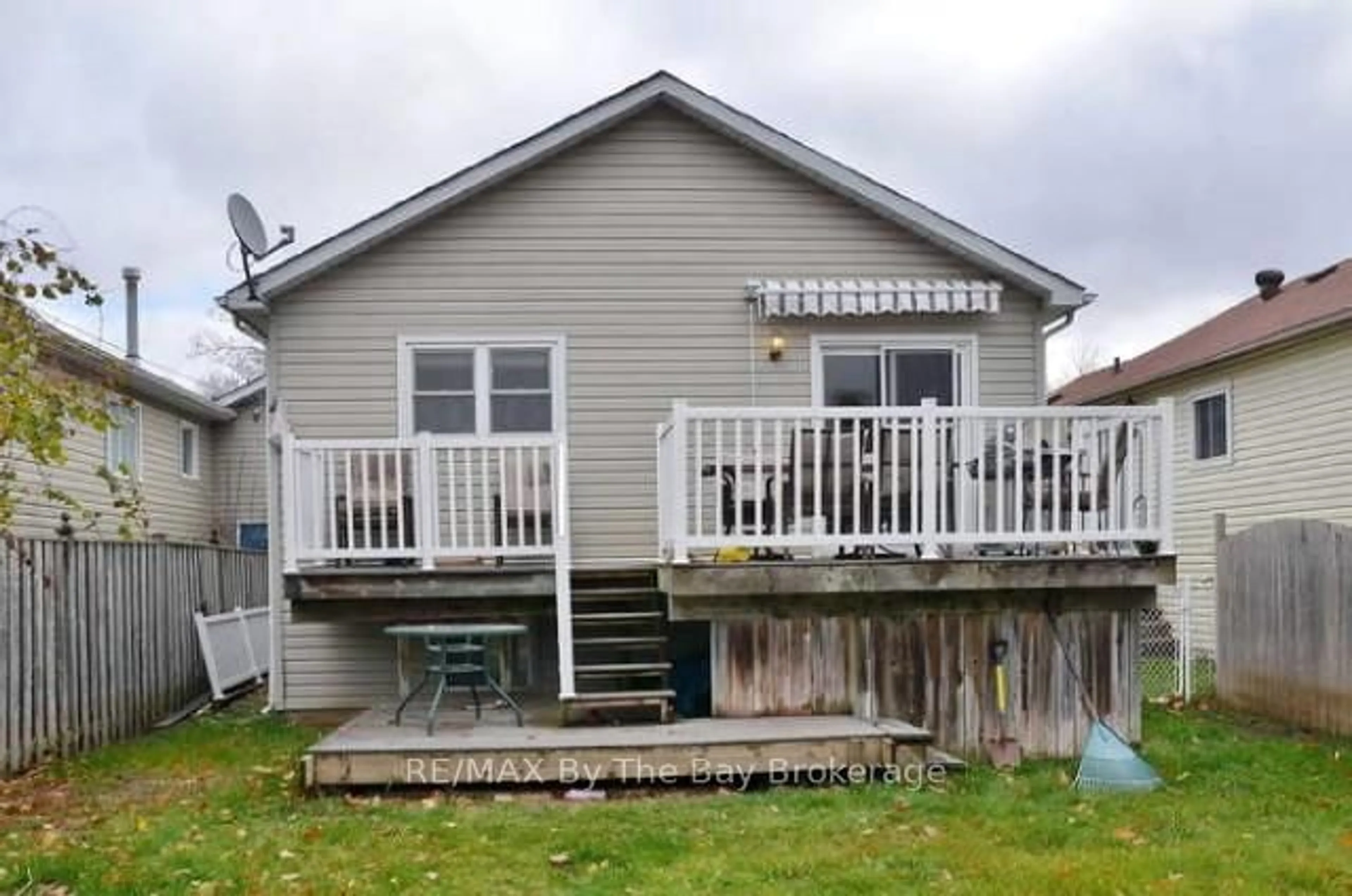 Unknown for 4 DONALD Cres, Wasaga Beach Ontario L9Z 1E1