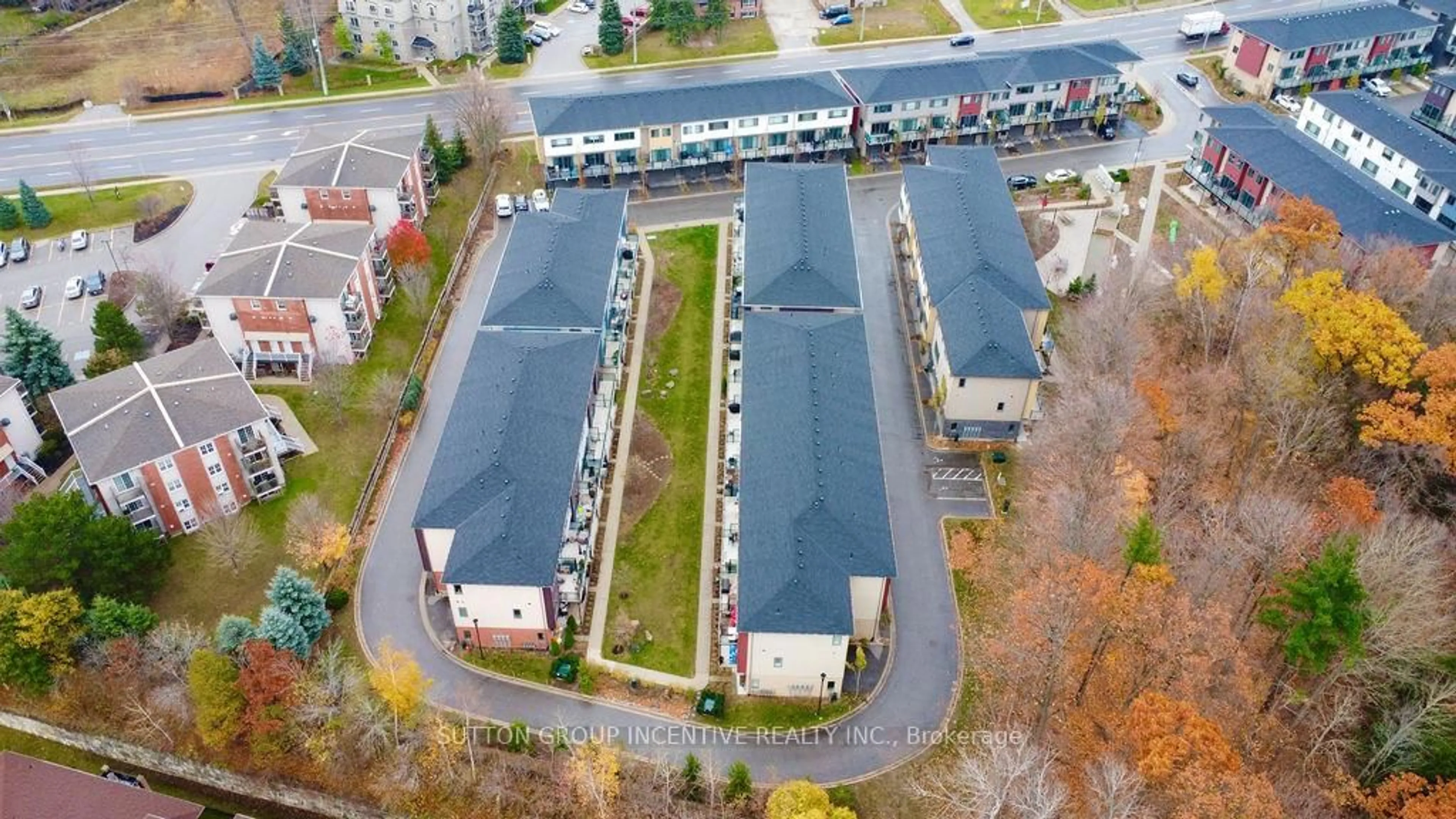 A pic from outside/outdoor area/front of a property/back of a property/a pic from drone, unknown for 369 Essa Rd #41, Barrie Ontario L4N 9C8