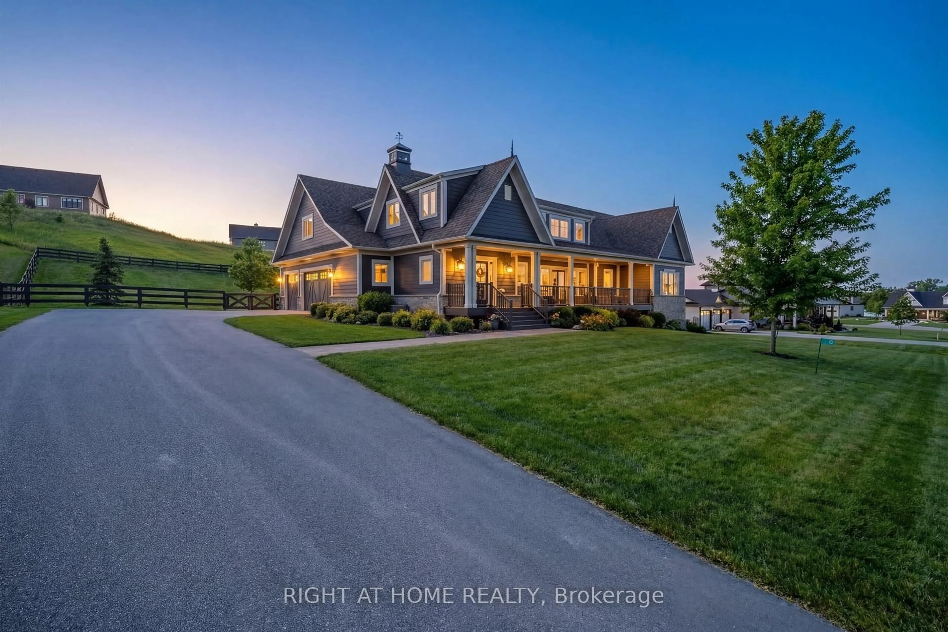 A pic from outside/outdoor area/front of a property/back of a property/a pic from drone, unknown for 16 Gelderland Cres, Oro-Medonte Ontario L0K 1E0