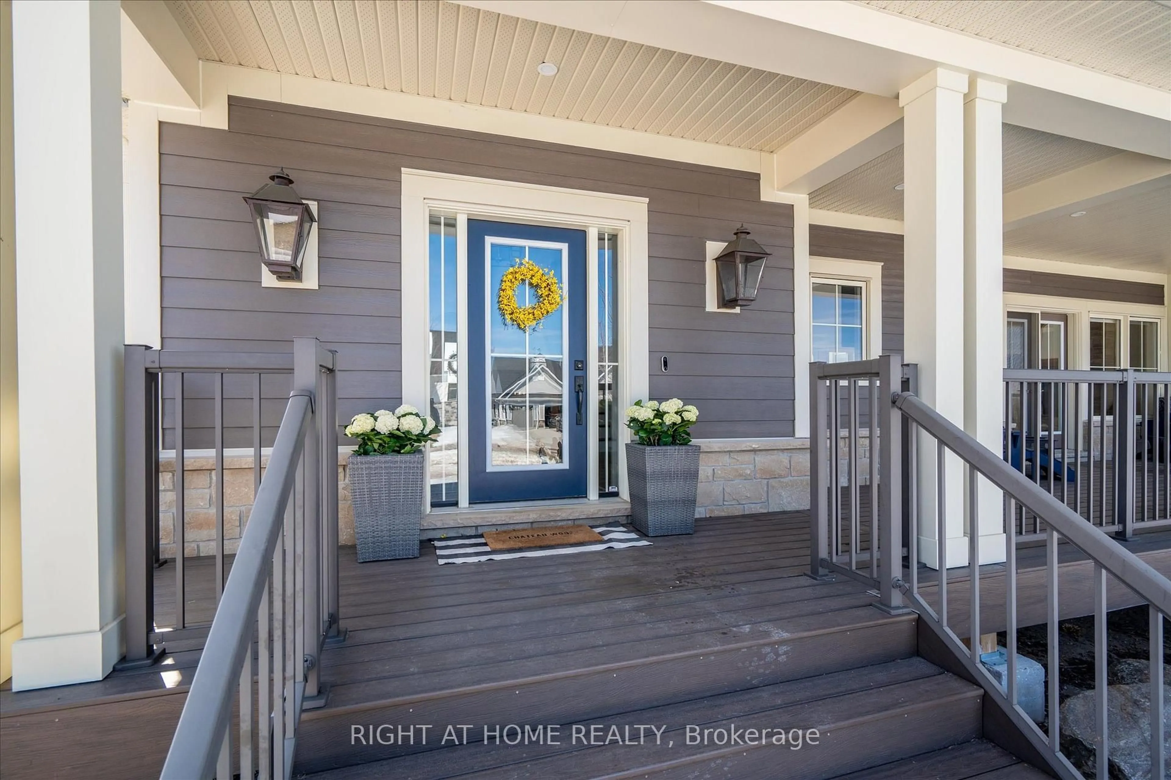 Indoor entryway for 16 Gelderland Cres, Oro-Medonte Ontario L0K 1E0