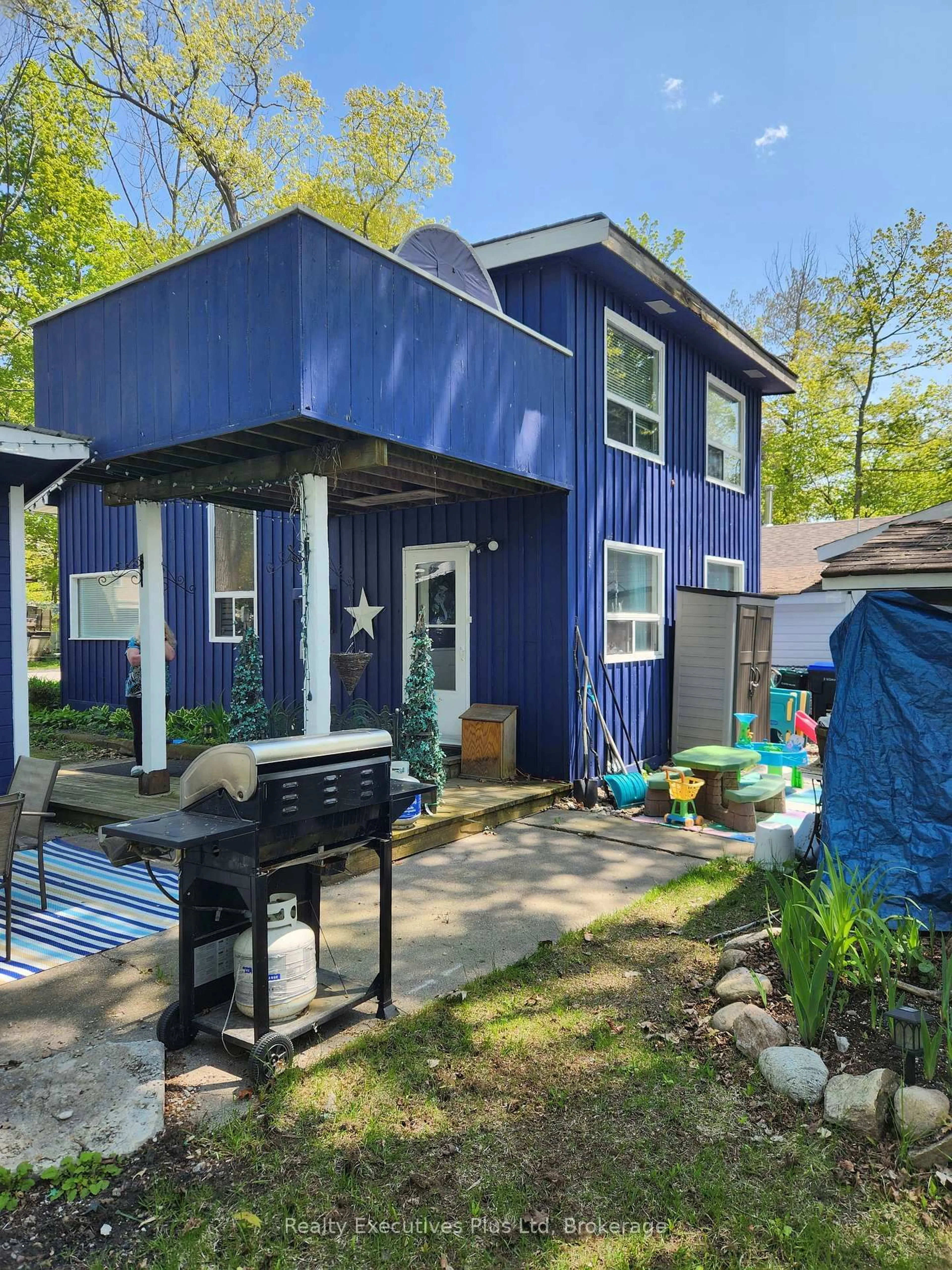 Home with vinyl exterior material, unknown for 48 Tiny Beaches Rd, Tiny Ontario L0L 2J0