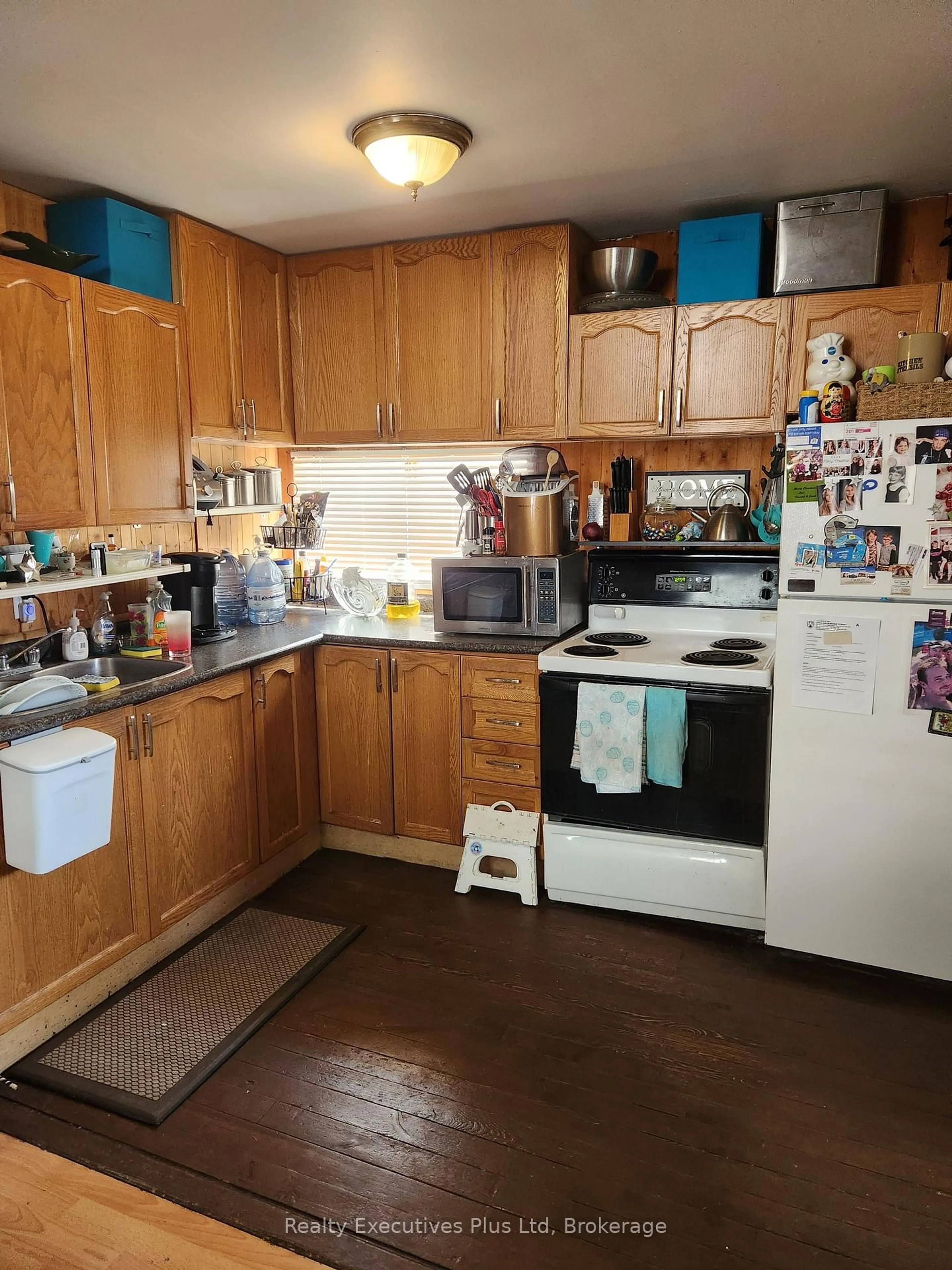 Standard kitchen, unknown for 48 Tiny Beaches Rd, Tiny Ontario L0L 2J0