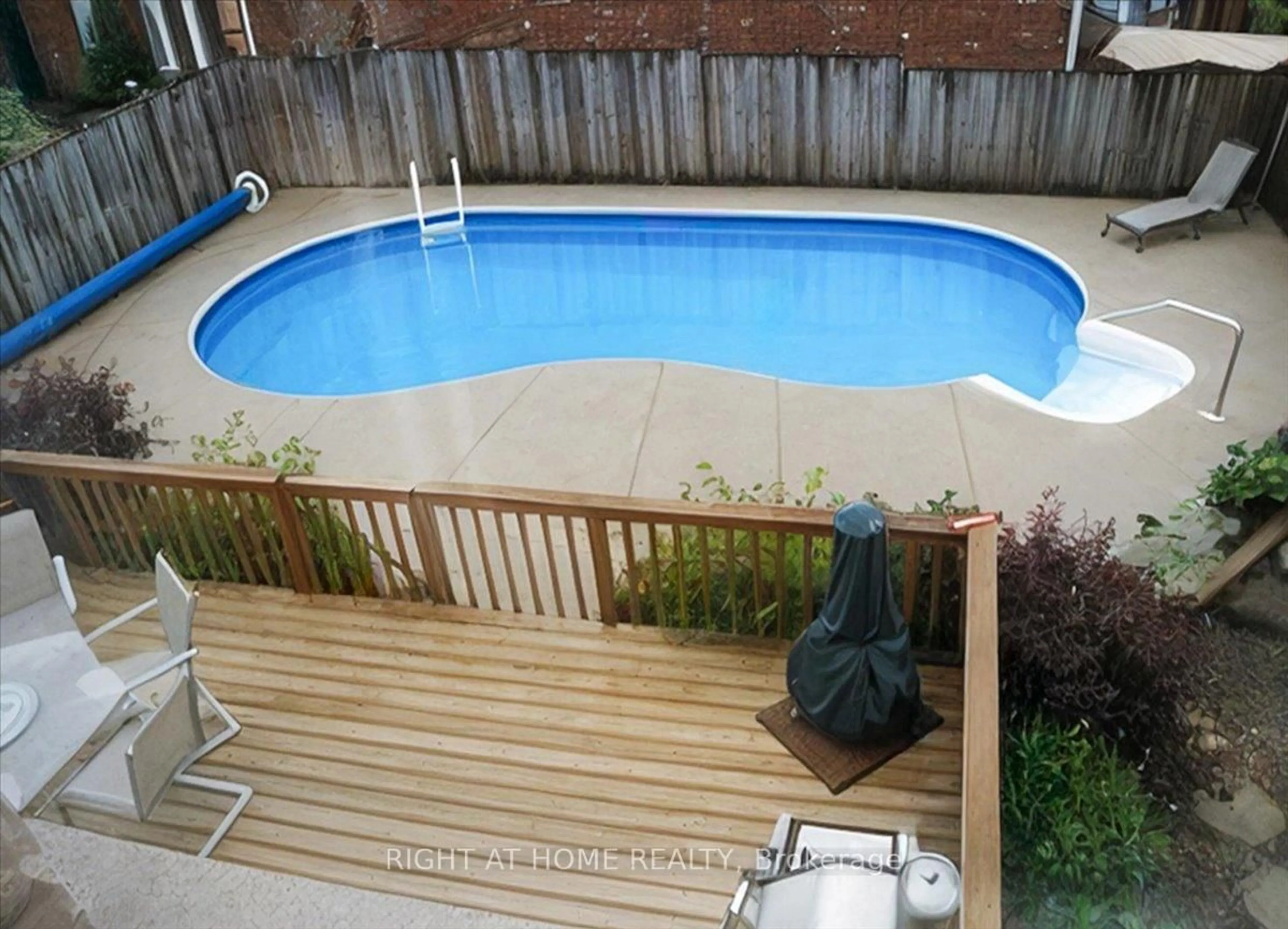 Pool for 7 Michael Cres, Barrie Ontario L4M 6Y9