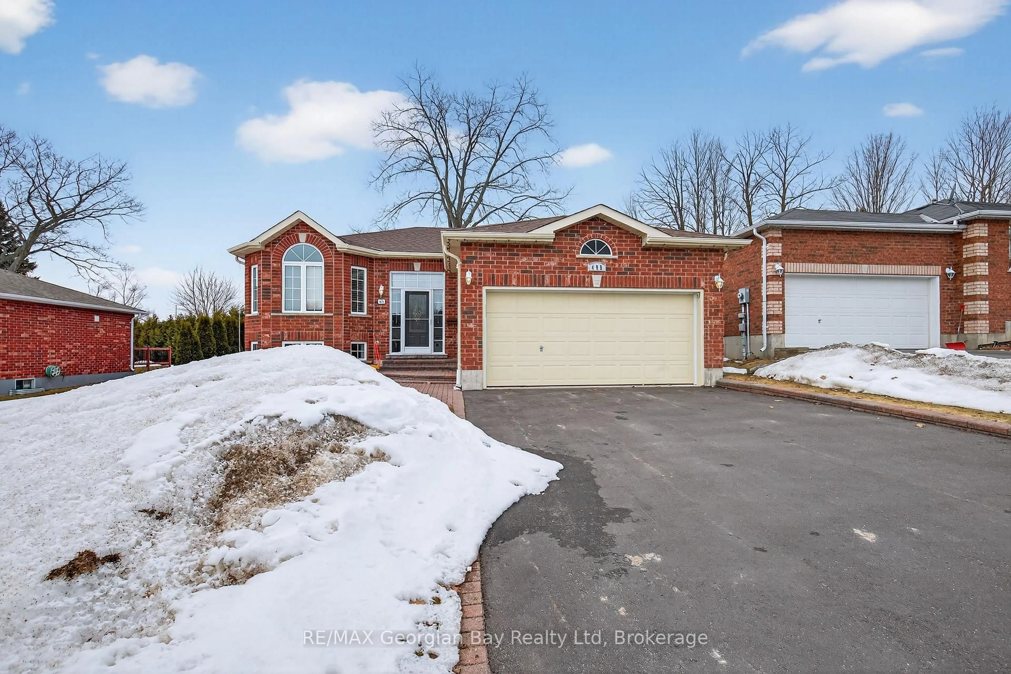 Home with brick exterior material, street for 495 Shewfelt Cres, Midland Ontario L4R 5N8