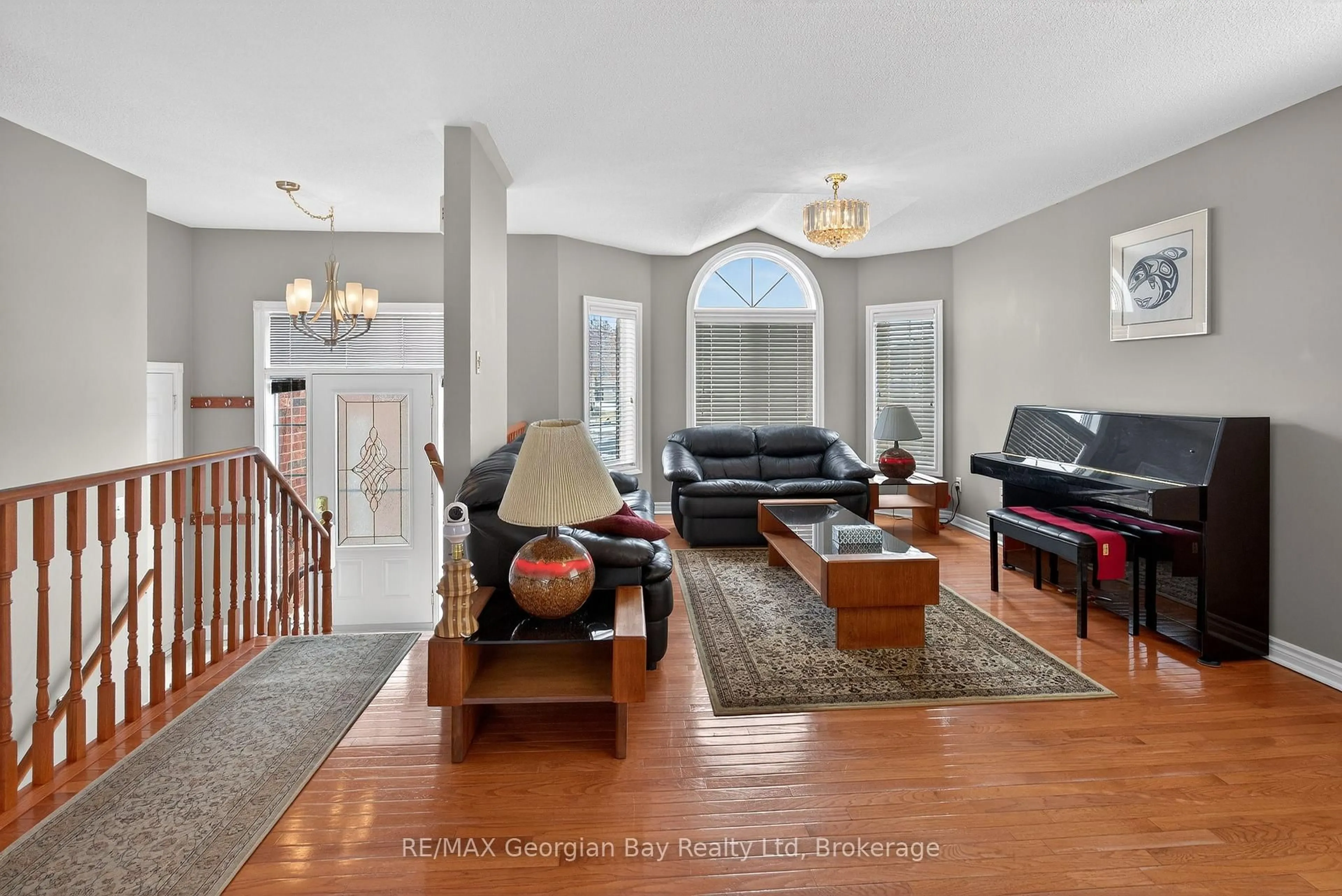 Living room with furniture, unknown for 495 Shewfelt Cres, Midland Ontario L4R 5N8