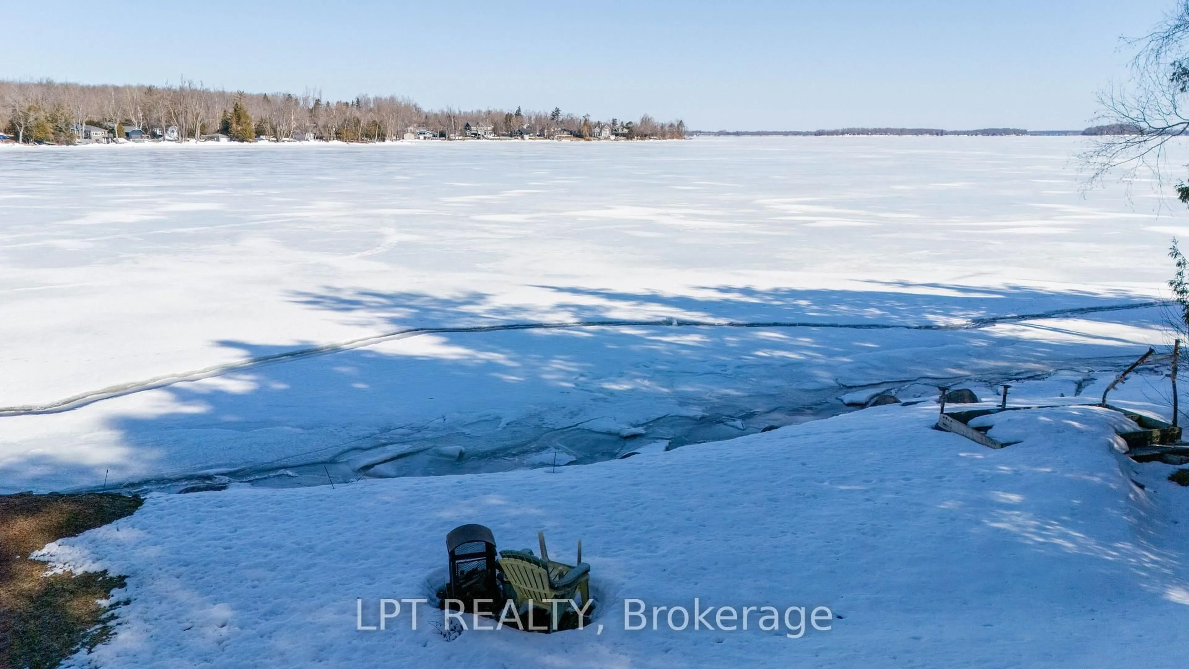 Blurry image for 47 Moon Point Dr, Oro-Medonte Ontario L3V 0R8