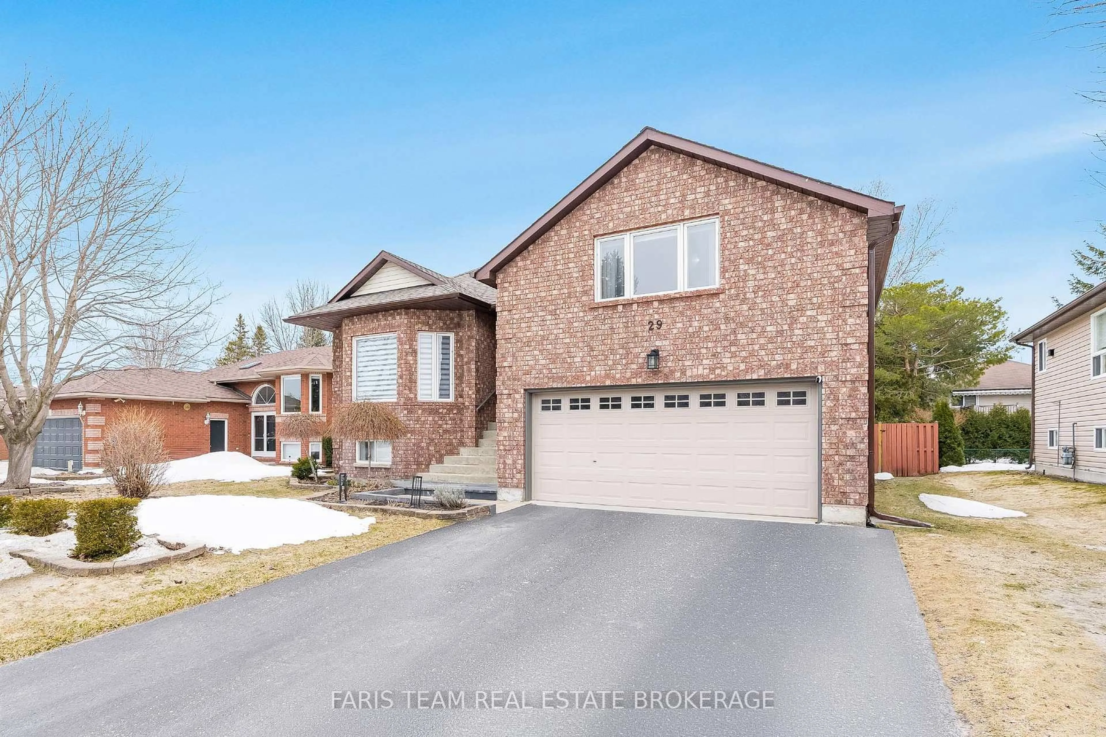 Home with brick exterior material, street for 29 Riverdale Dr, Wasaga Beach Ontario L9Z 1E9