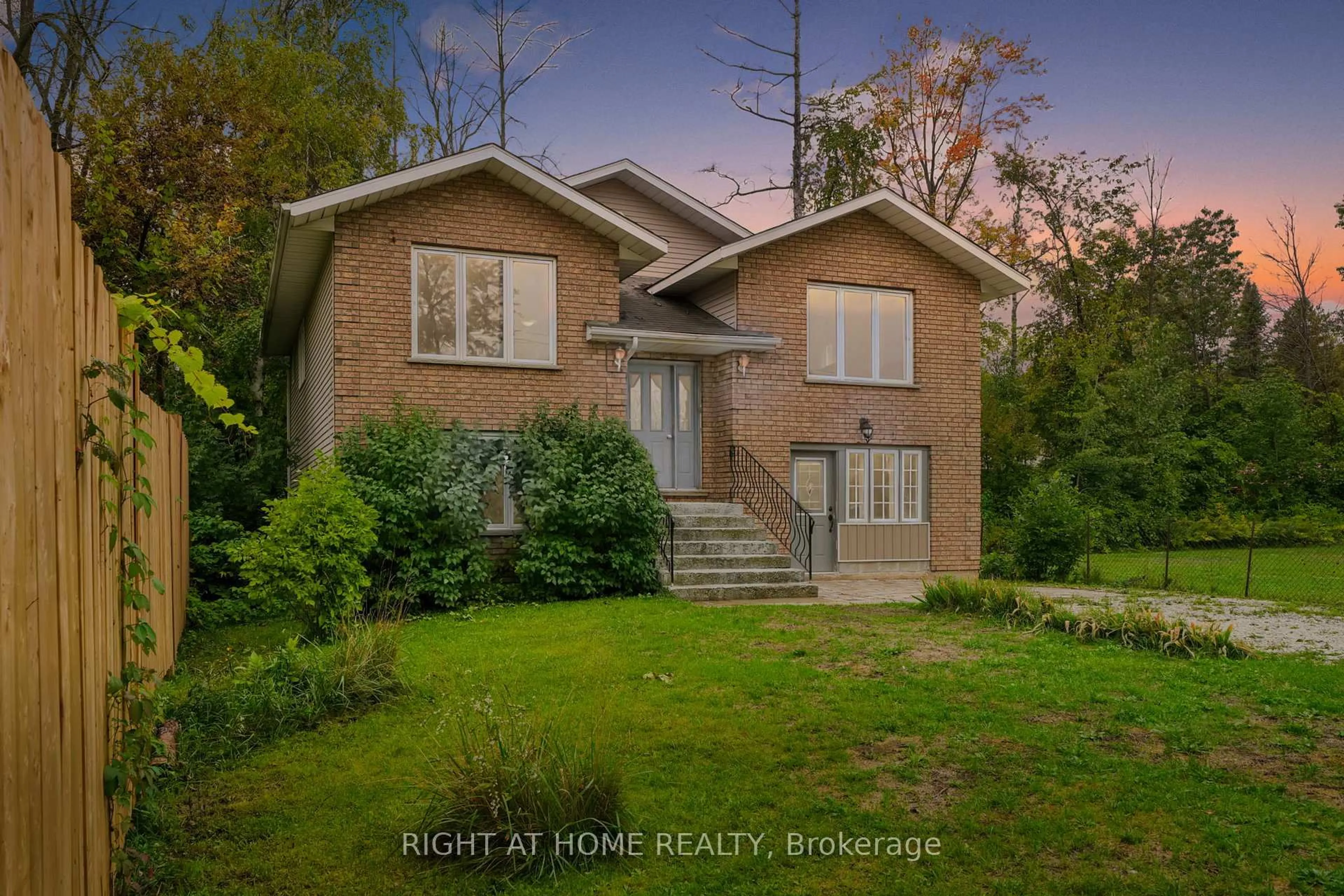 Unknown for 138 45th St, Wasaga Beach Ontario L9Z 1Z2