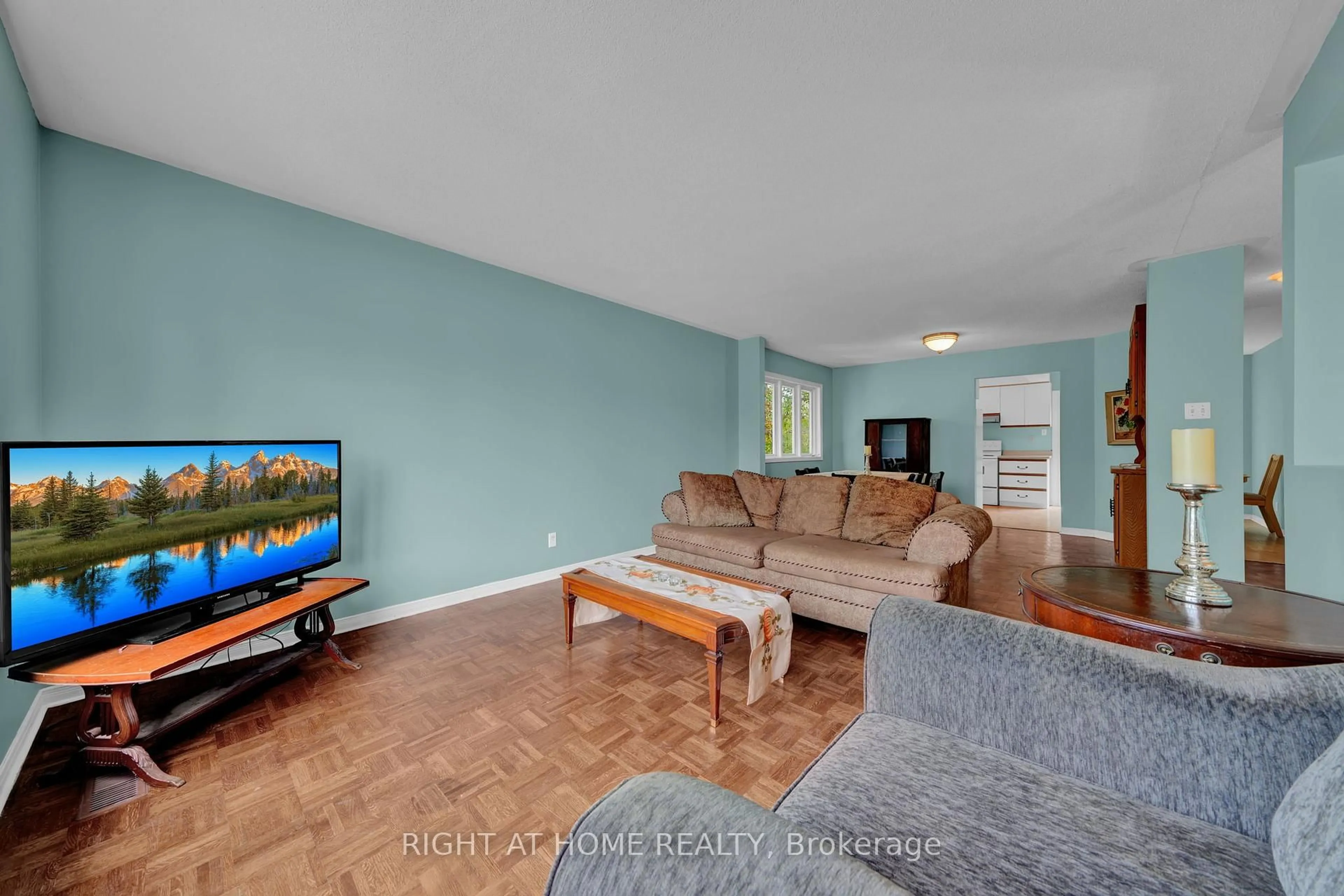 Living room with furniture, unknown for 138 45th St, Wasaga Beach Ontario L9Z 1Z2