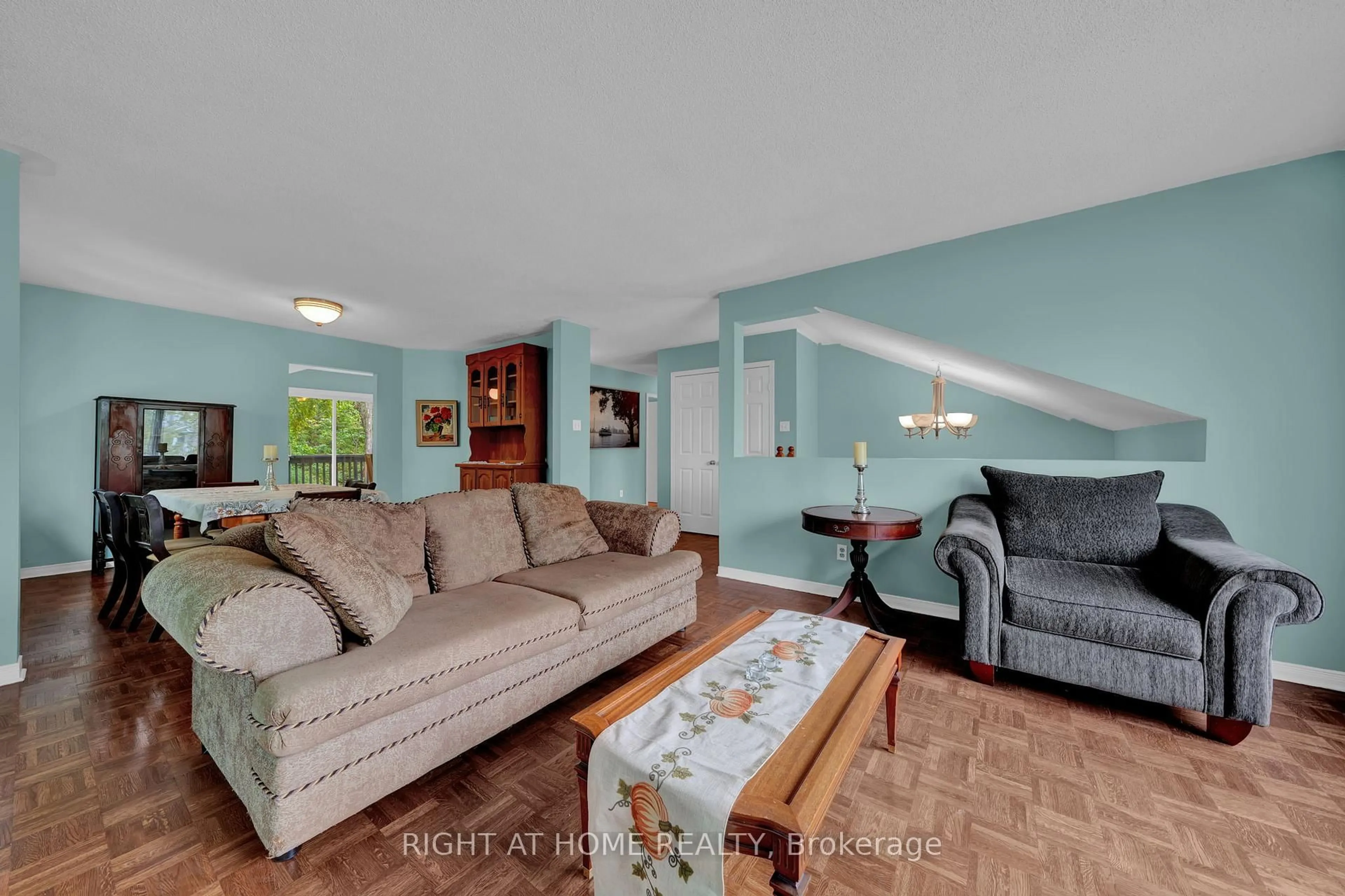 Living room with furniture, unknown for 138 45th St, Wasaga Beach Ontario L9Z 1Z2