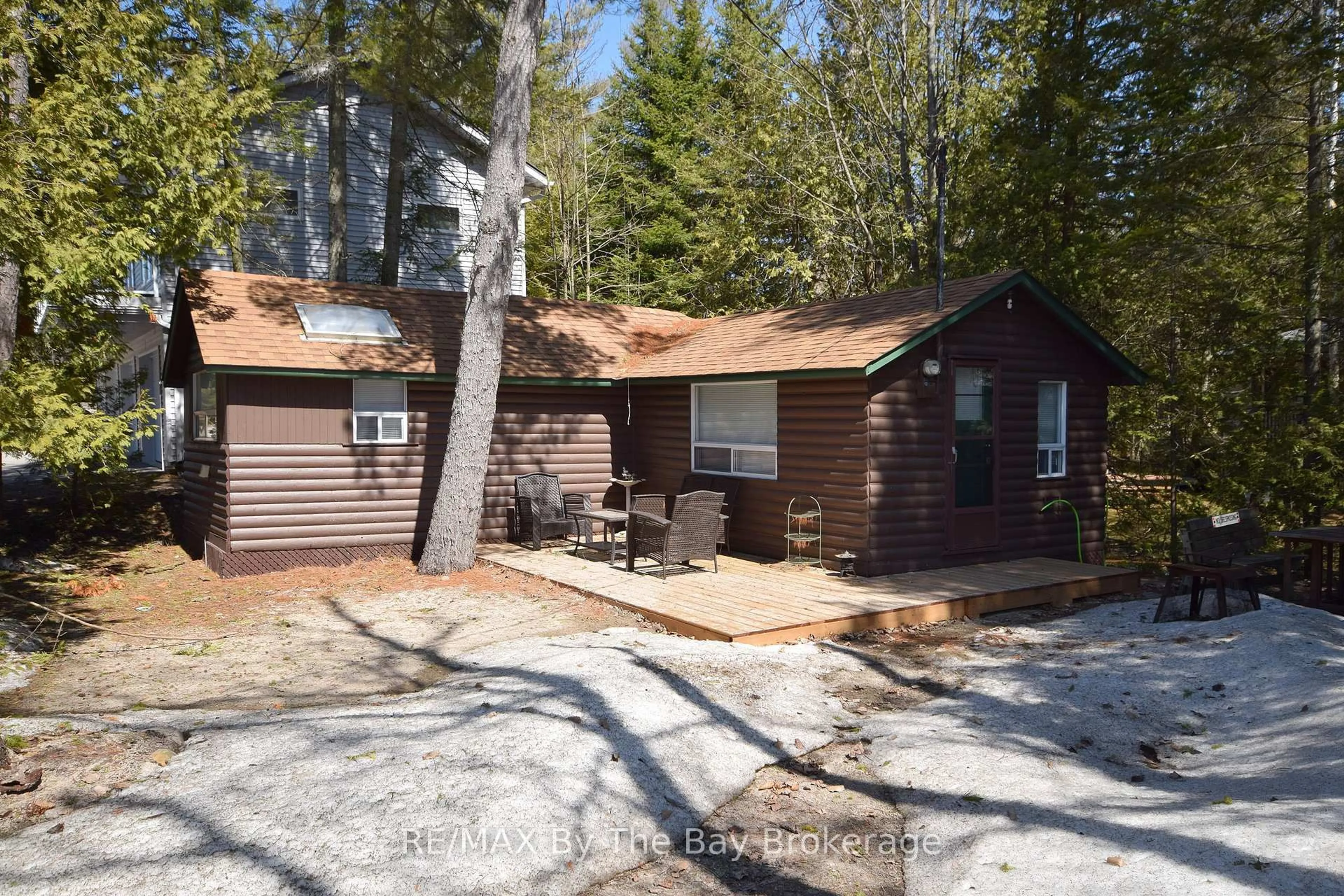 A pic from outside/outdoor area/front of a property/back of a property/a pic from drone, forest/trees view for 465 Bluewater Lane, Wasaga Beach Ontario L9Z 2P4