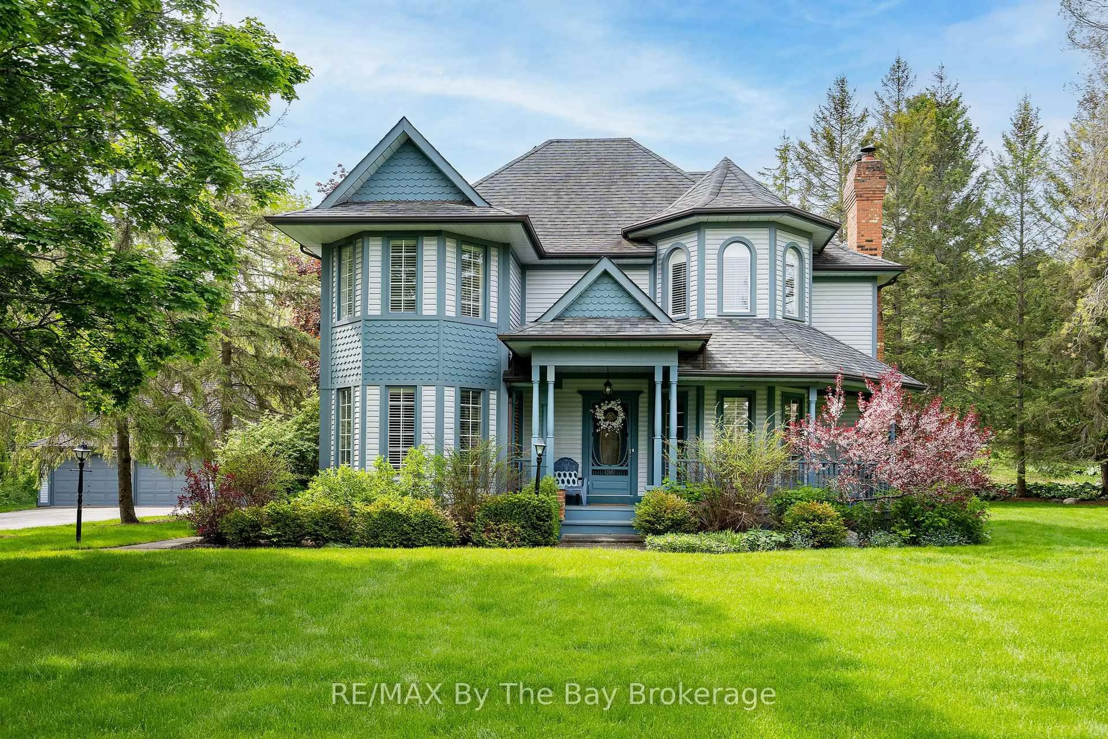 Home with vinyl exterior material, unknown for 9 Purple Hill Lane, Clearview Ontario L0M 1G0