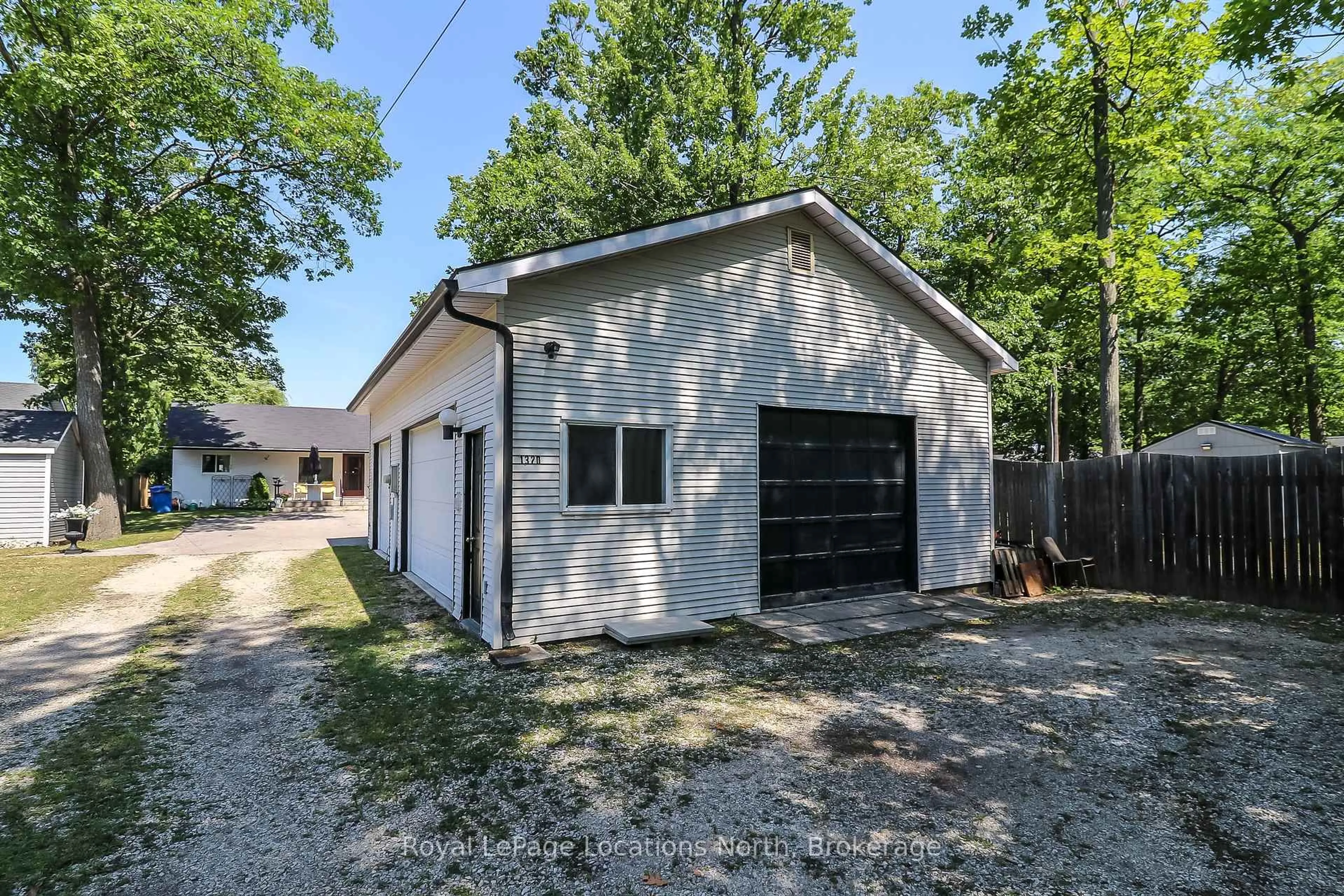 Shed for 1320 River Rd, Wasaga Beach Ontario L9Z 2W6