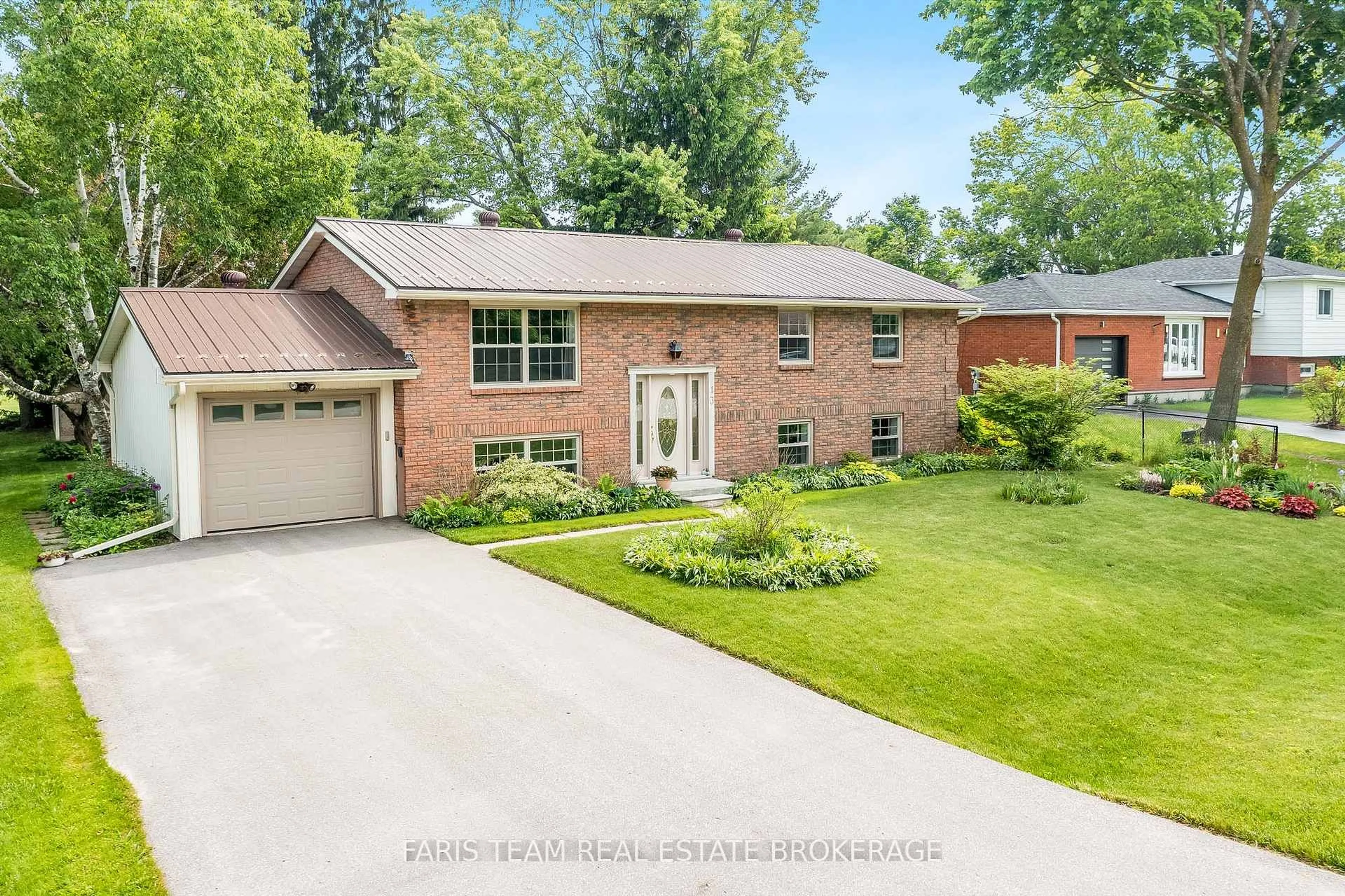 Home with brick exterior material, street for 13 Jardine Cres, Clearview Ontario L0M 1G0