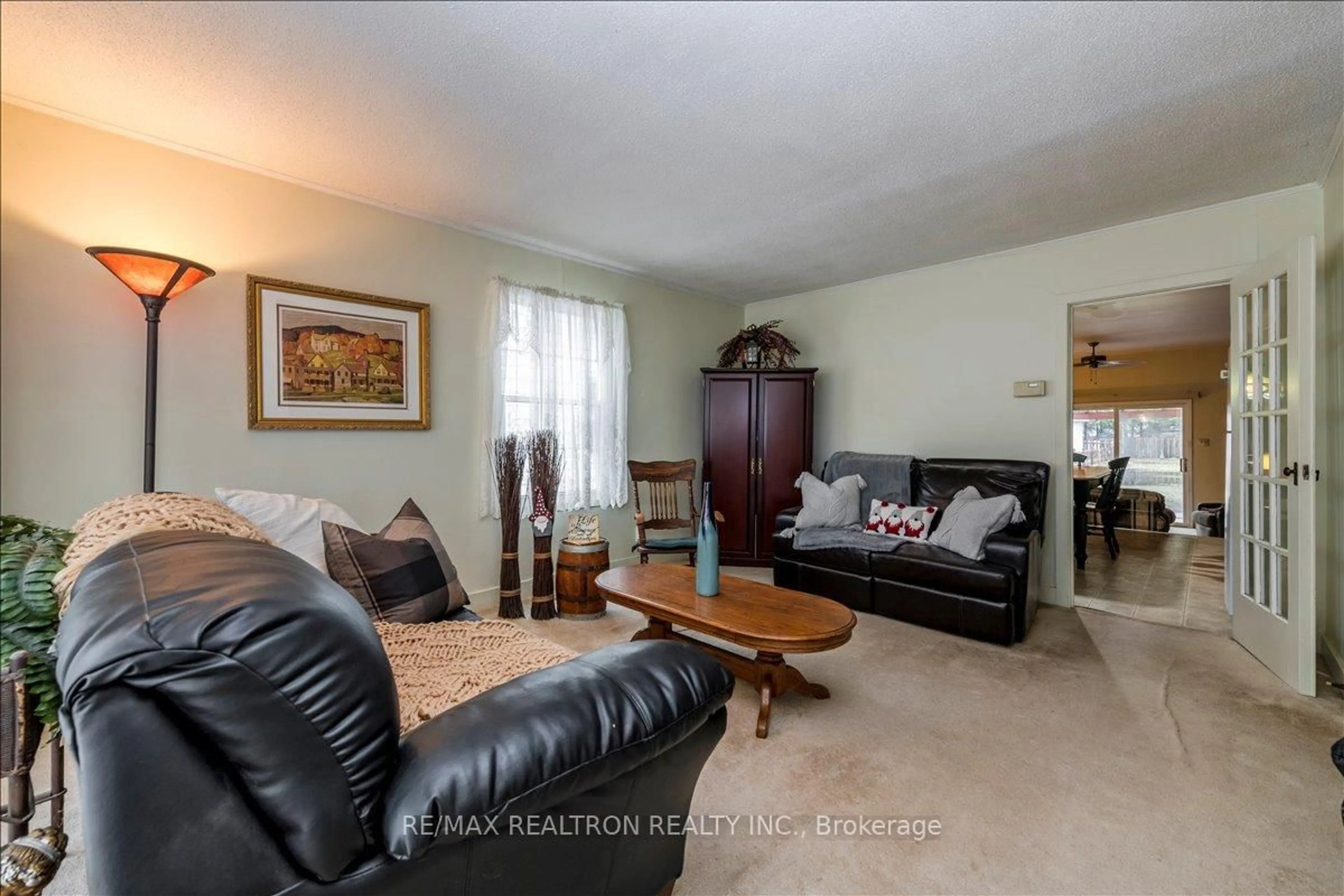 Living room with furniture, unknown for 108 Eighth St, Collingwood Ontario L9Y 2C5