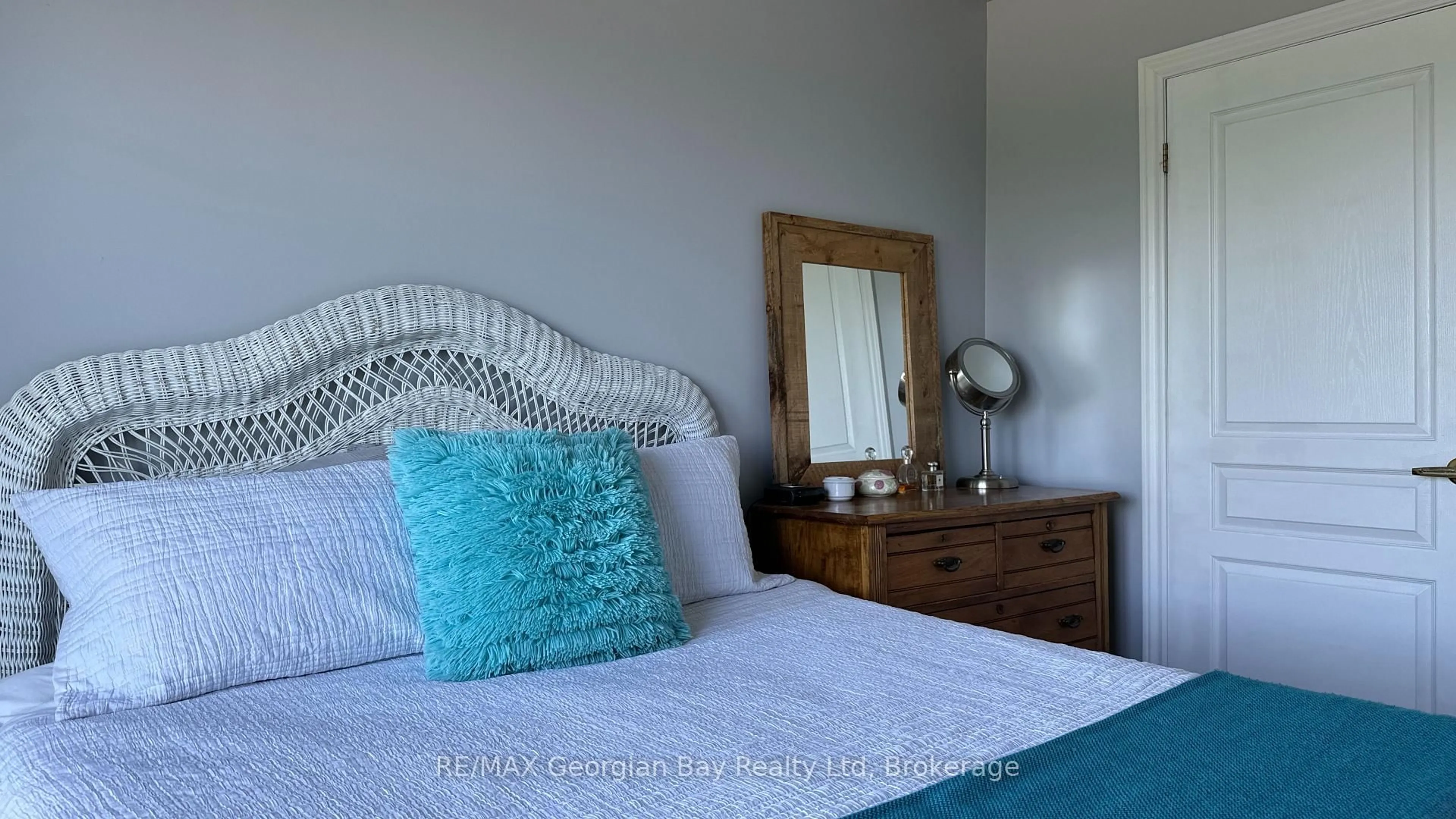 Bedroom with bed, unknown for 280 Aberdeen Blvd #415, Midland Ontario L4R 5N4